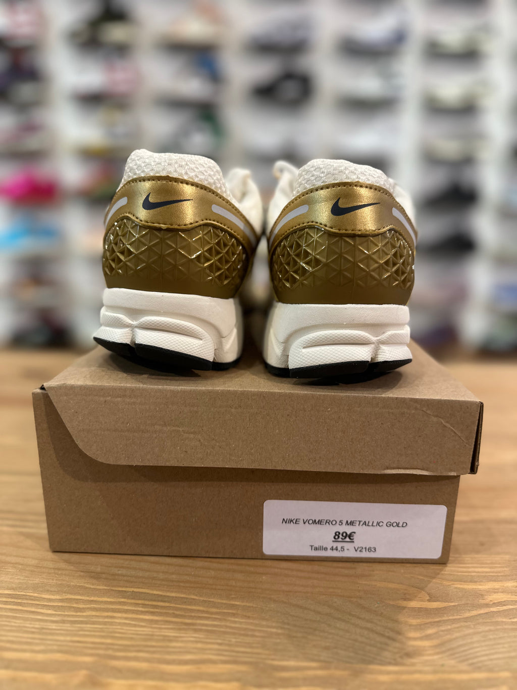 Nike vomero 5 metallic gold ( taille 44,5 )