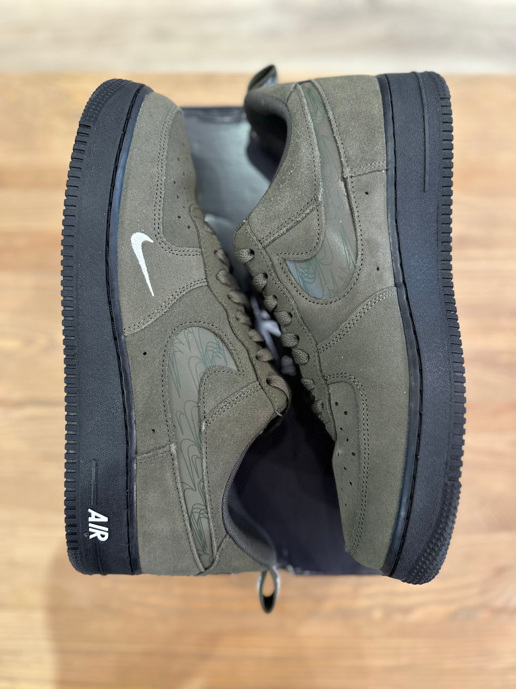 Nike air force 1 low réflective kaki ( taille 44,5 )