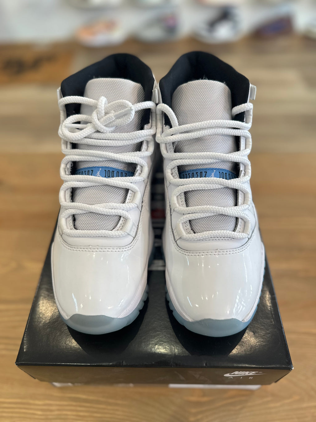 Nike Jordan 11 rétro legend blue ( taille 42 )