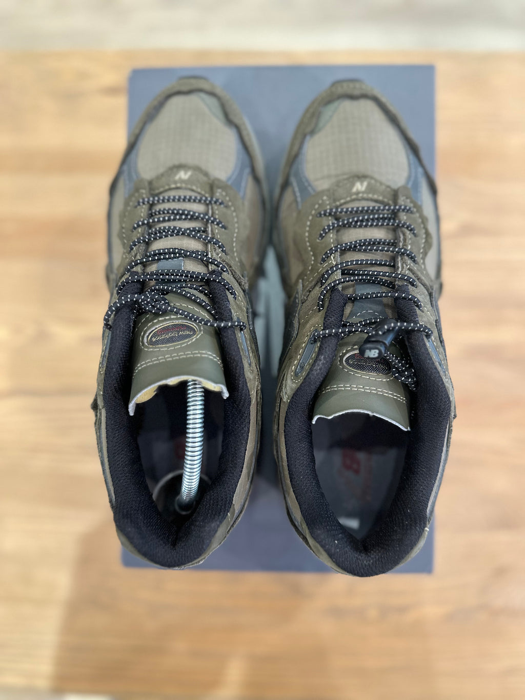 New balance 2002r protection pack dark moss ( taille 40 )