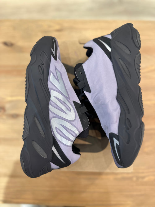 Adidas Yeezy 700 mnvn géode ( taille 40 )