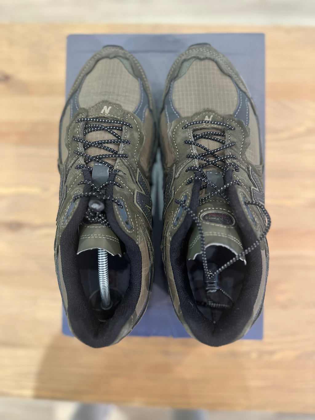 New balance 2002r protection pack dark Moss ( taille 42,5 )