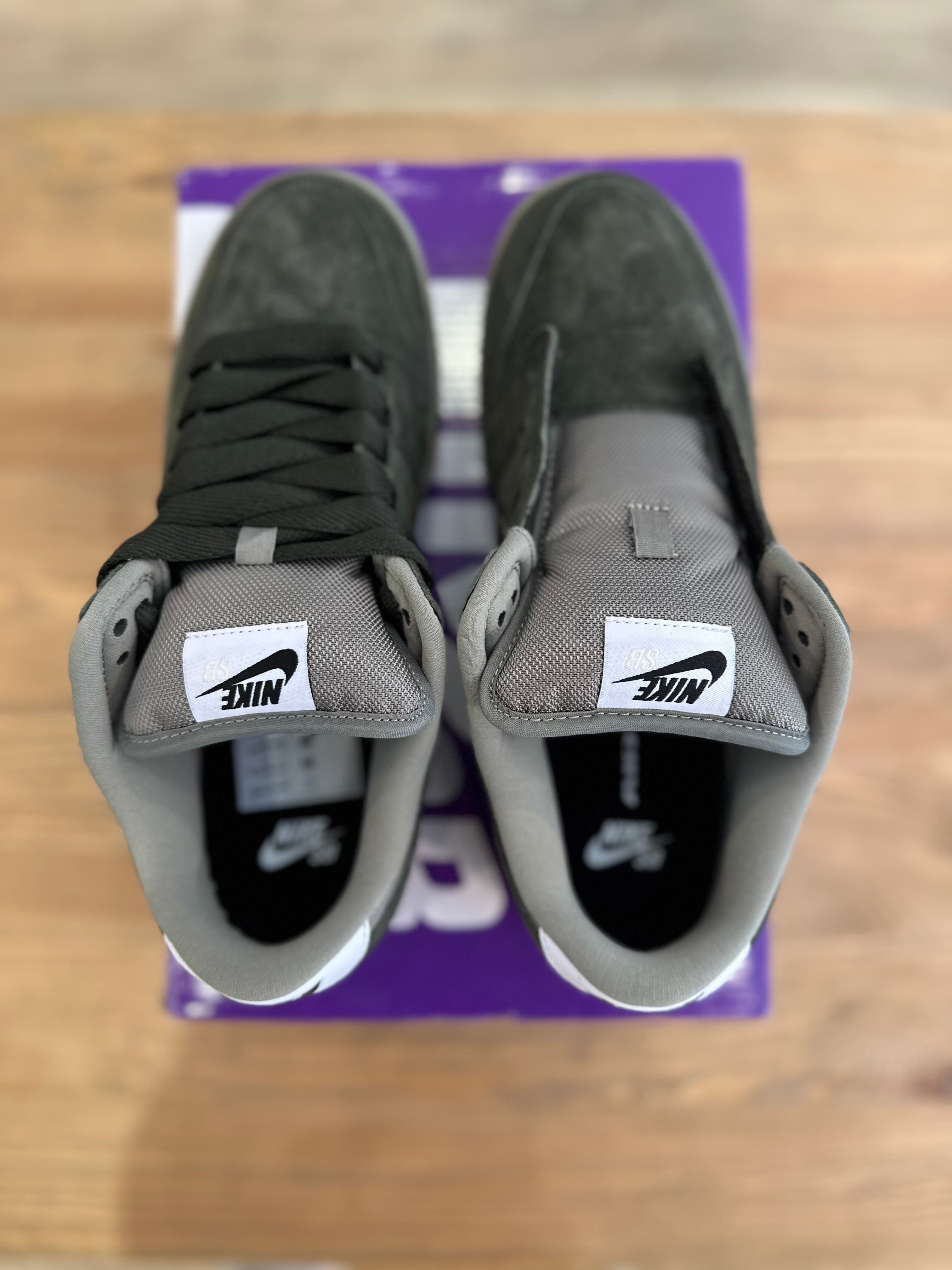 Nike sb dunk low séquoia ( taille 43 )