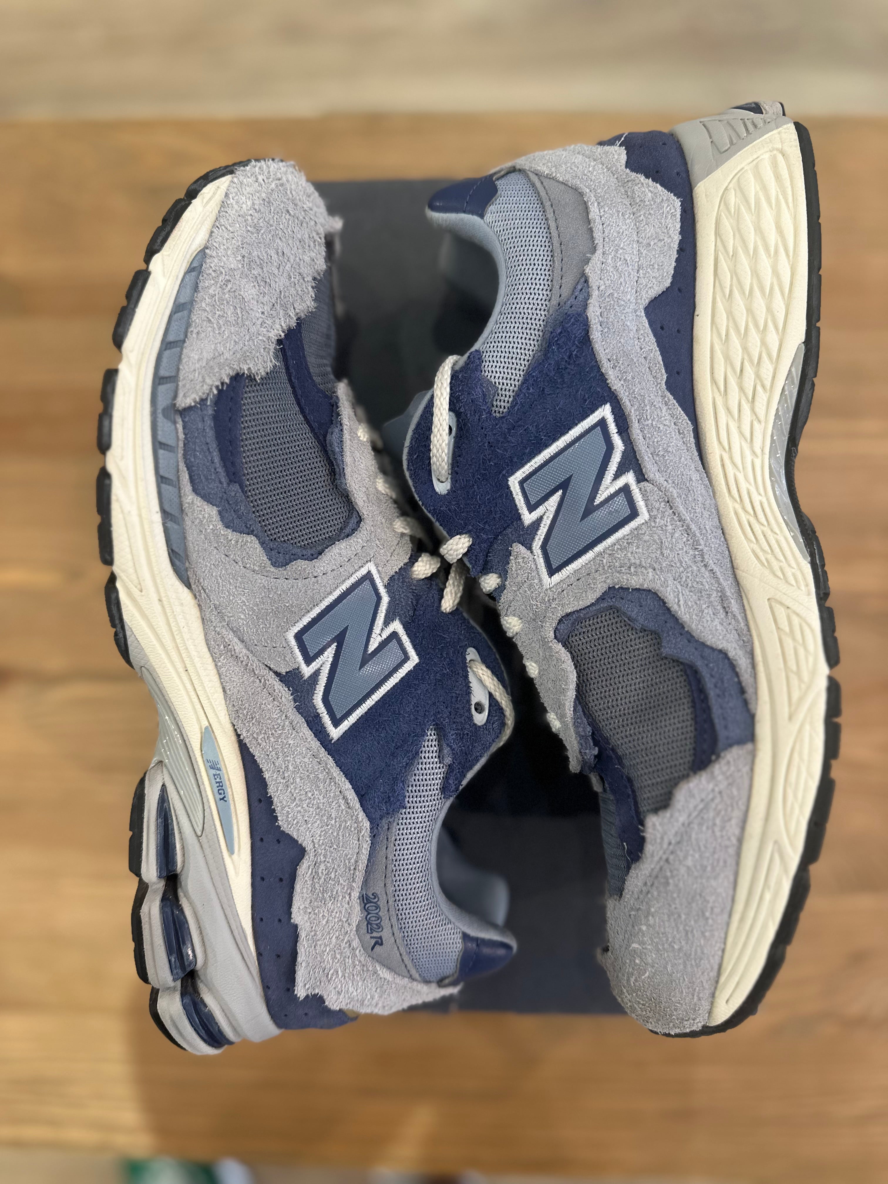 New balance 2002r protection pack light artic grey ( taille 45 )