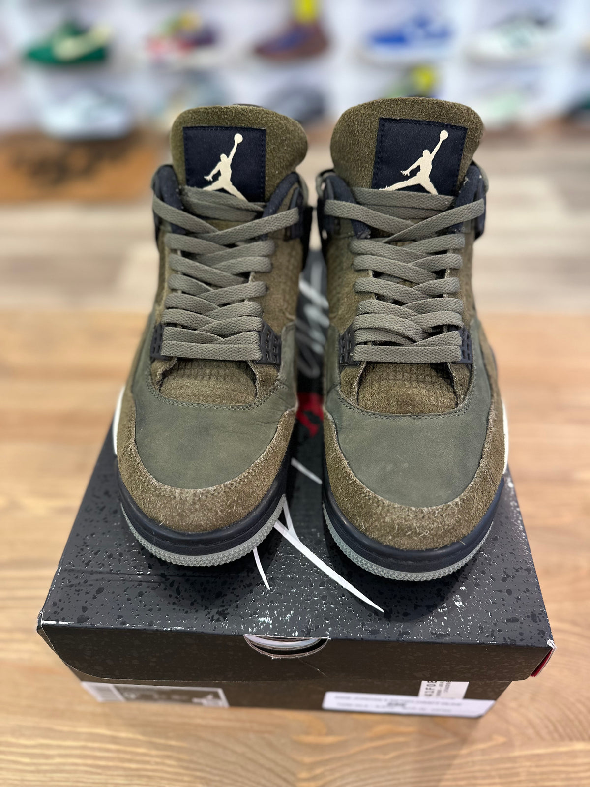 Nike Jordan 4 Rétro craft olive ( taille 44,5 )