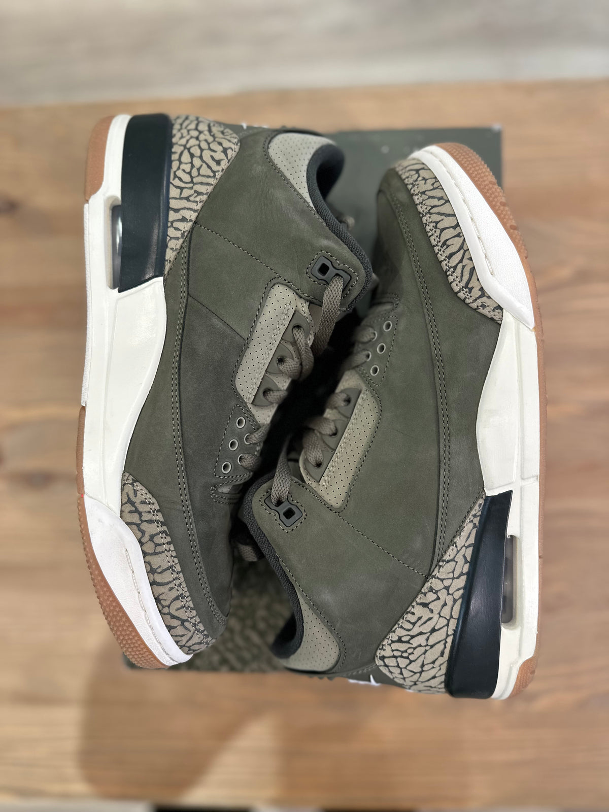 Nike Jordan 3 Rétro family affair ( taille 43 )