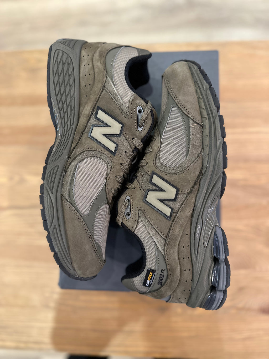 New balance 2002r cordura dark camo ( taille 43 )