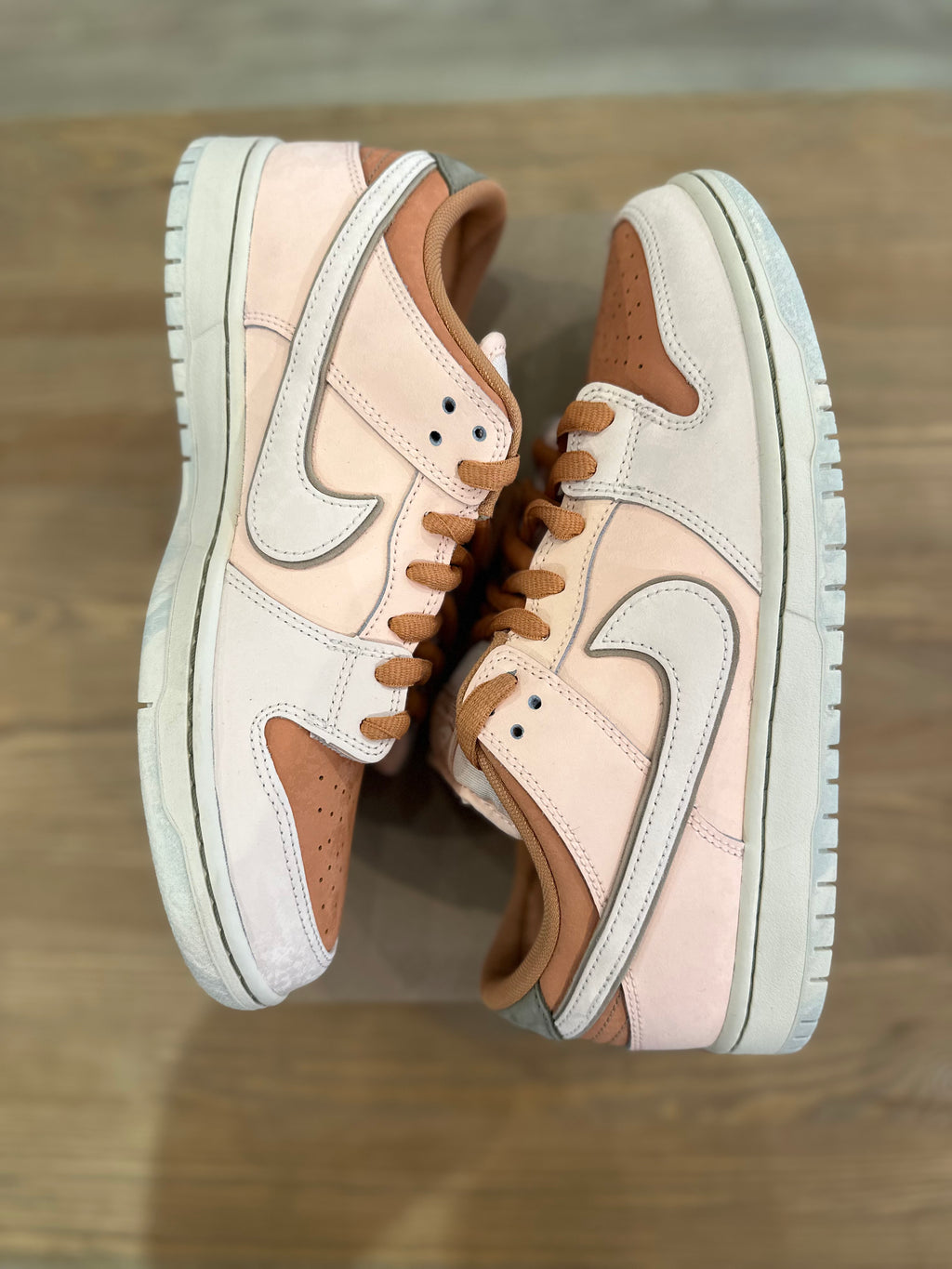 Nike sb dunk low Trocadéro gardens ( taille 44 )