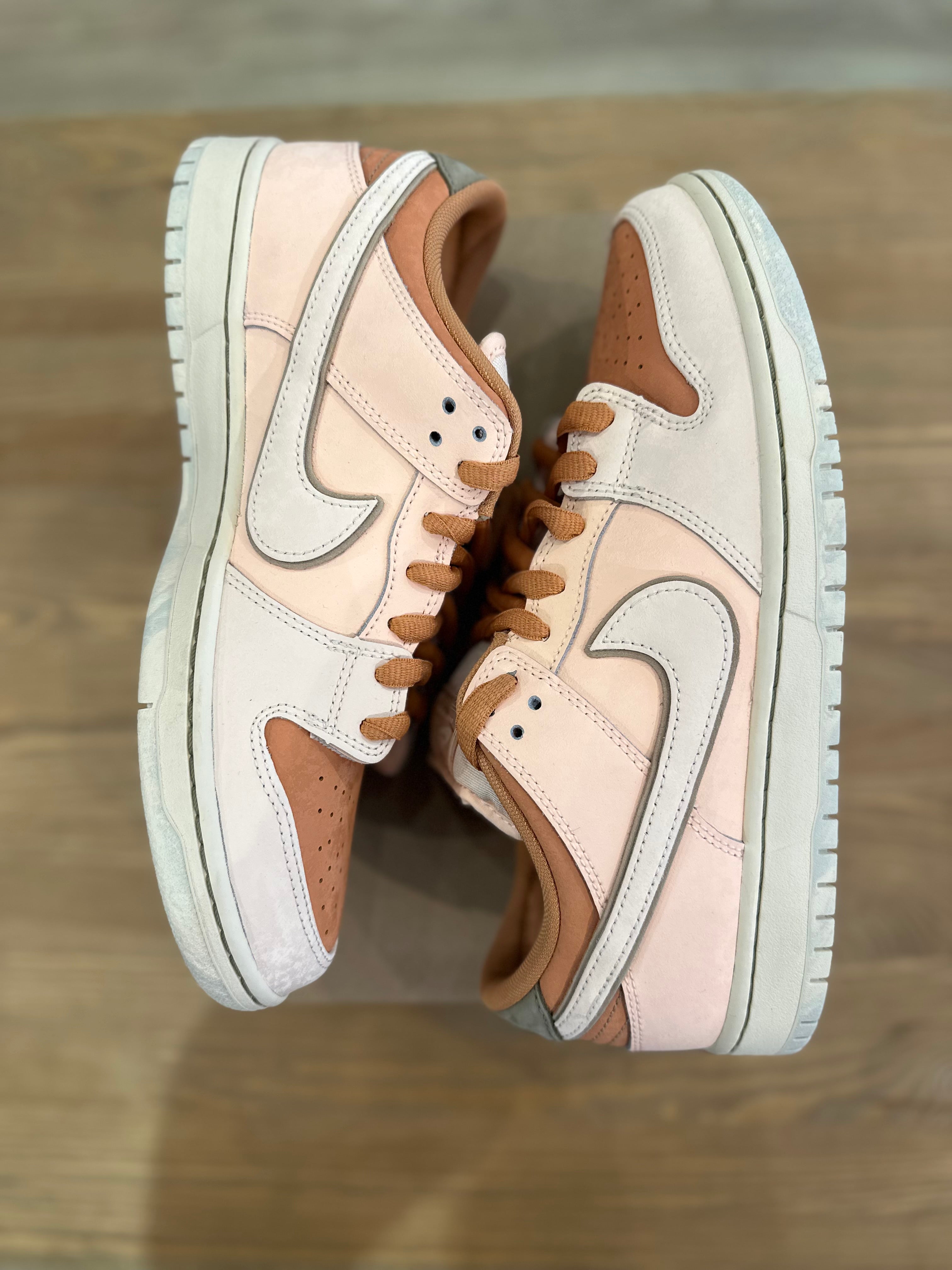 Nike sb dunk low Trocadéro gardens ( taille 44 )