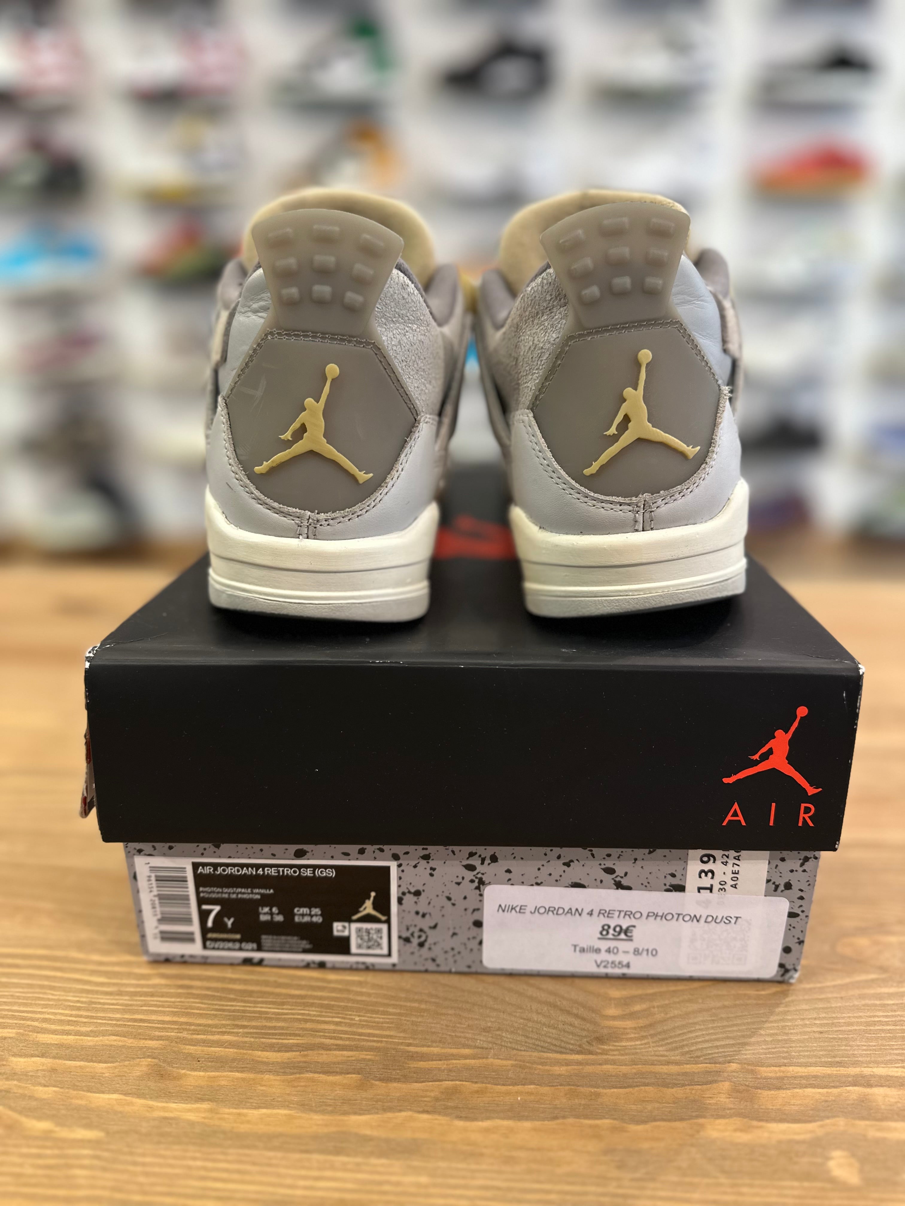 Nike Jordan 4 rétro photon dust ( taille 40 )