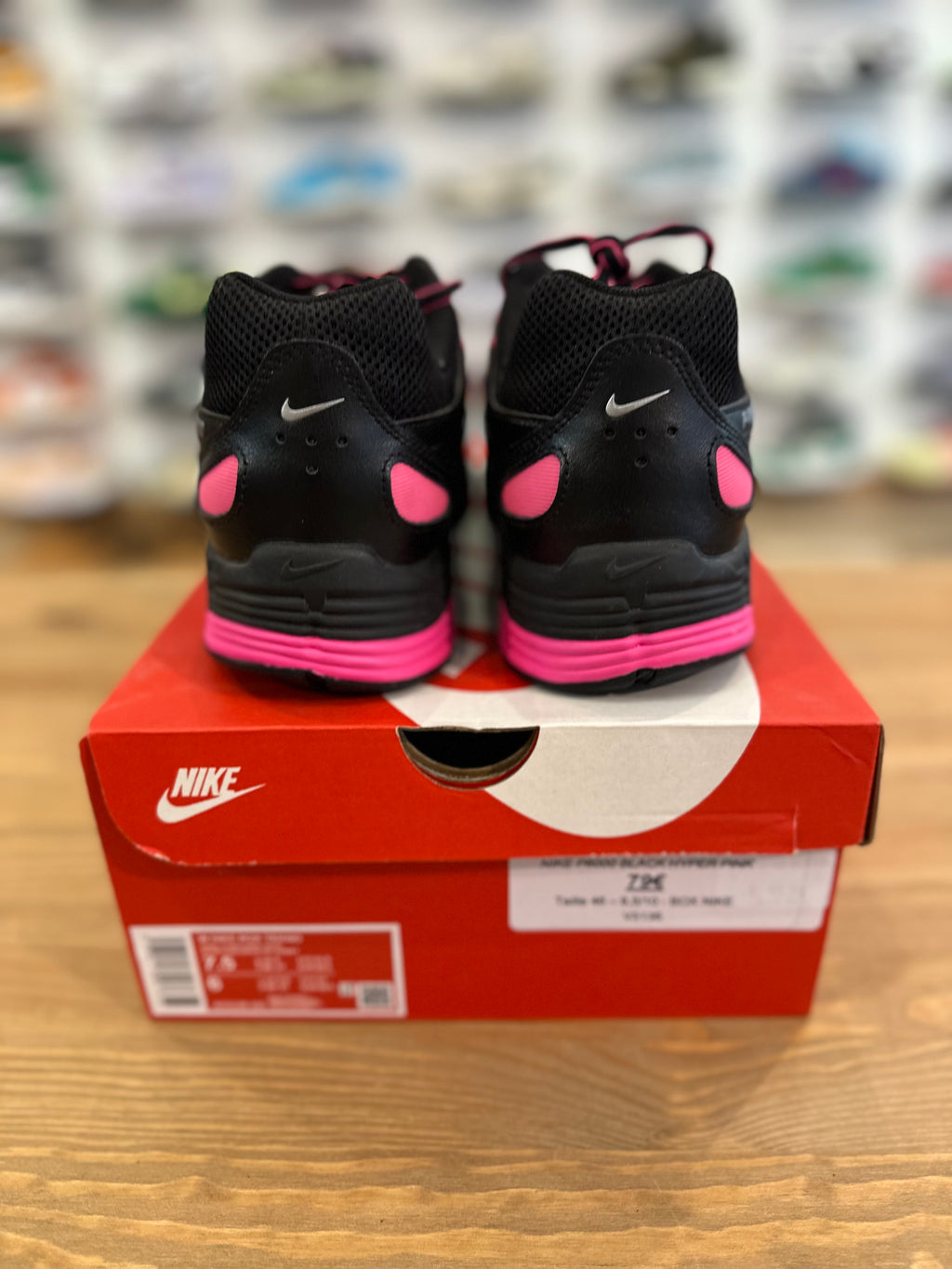 Nike p6000 black hyper pink ( taille 46 )