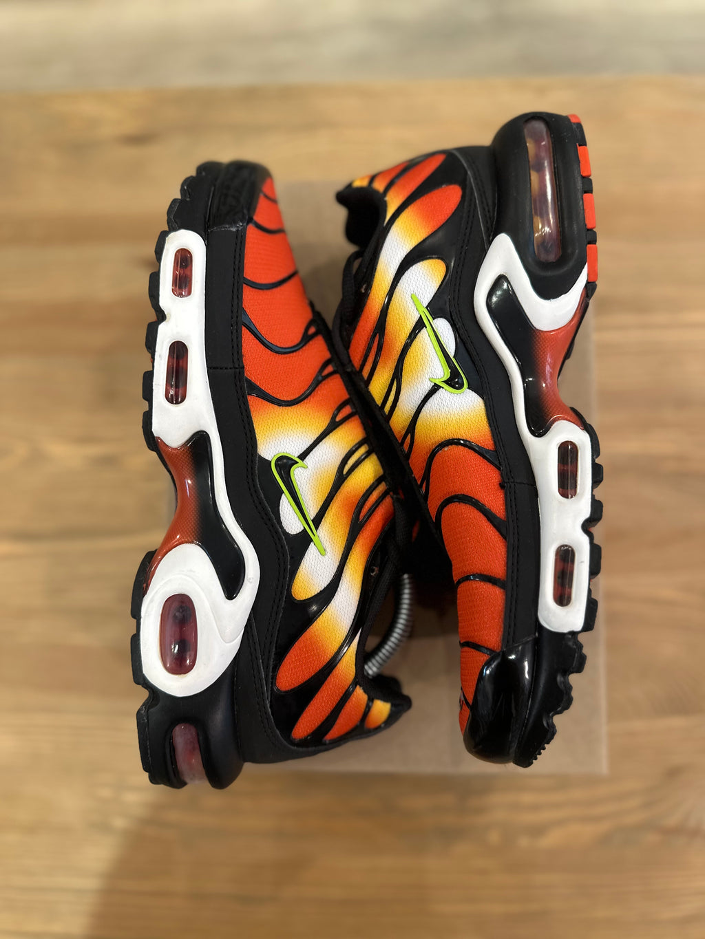 Nike air Max plus sunset gradient ( taille 42 )