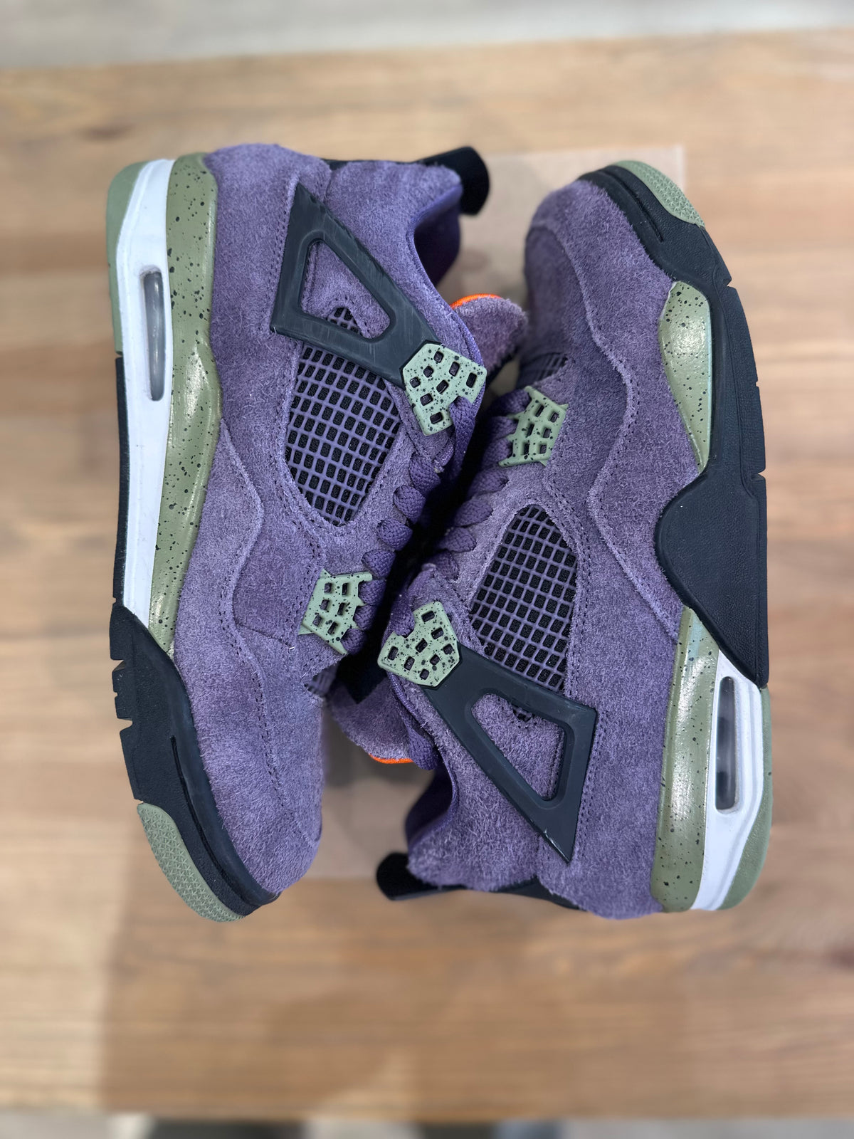 Nike Jordan 4 rétro canyon purple ( taille 41 )