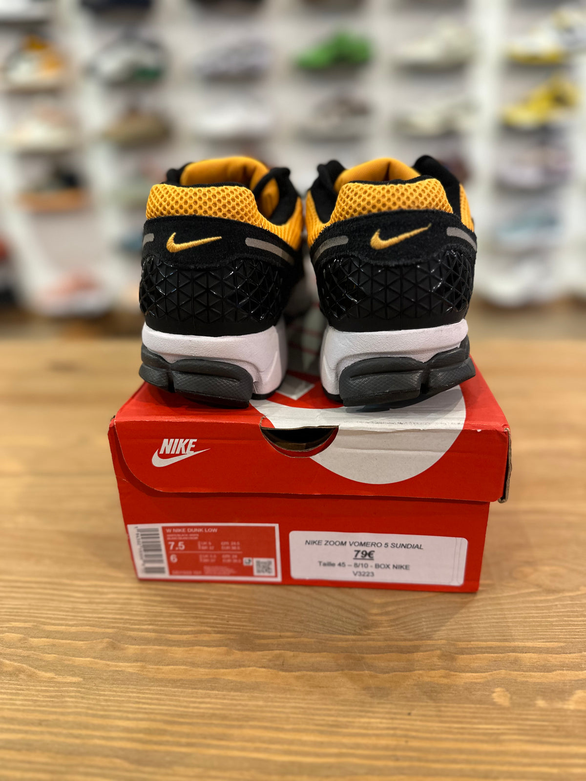 Nike zoom vomero 5 sundial ( taille 45 )