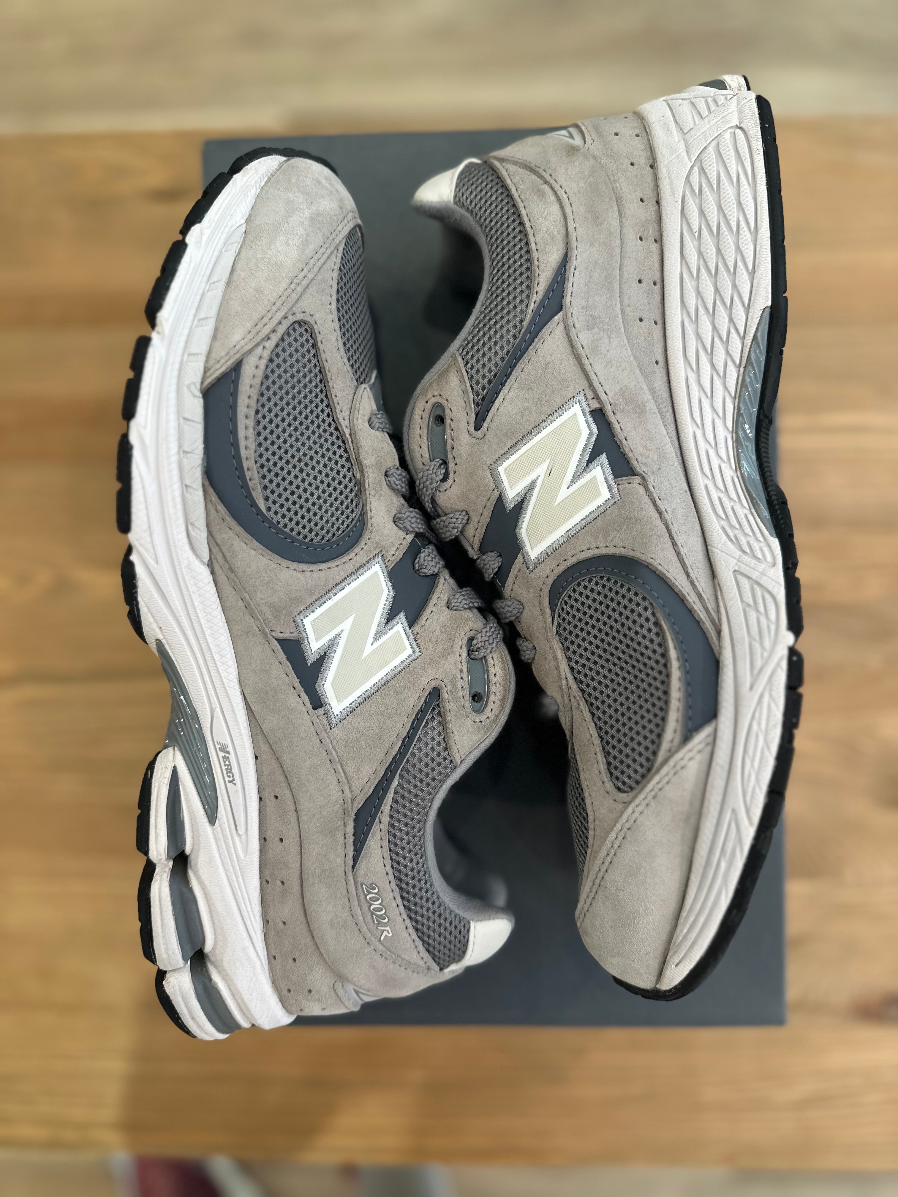New balance 2002r Steel lead ( taille 46,5 )