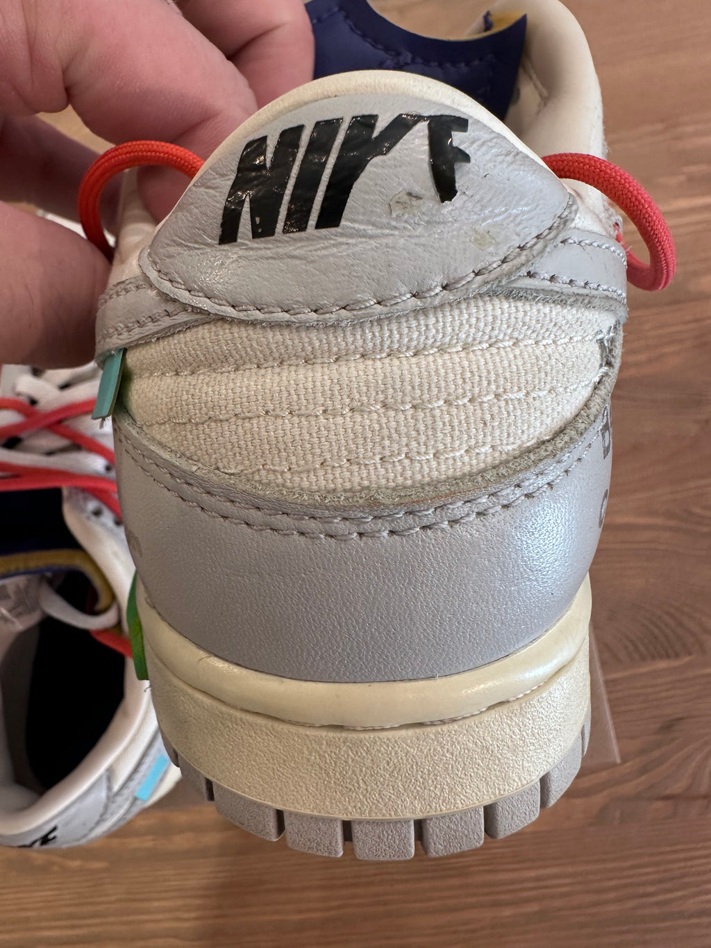 Nike dunk low off White lot 23 ( taille 41 )