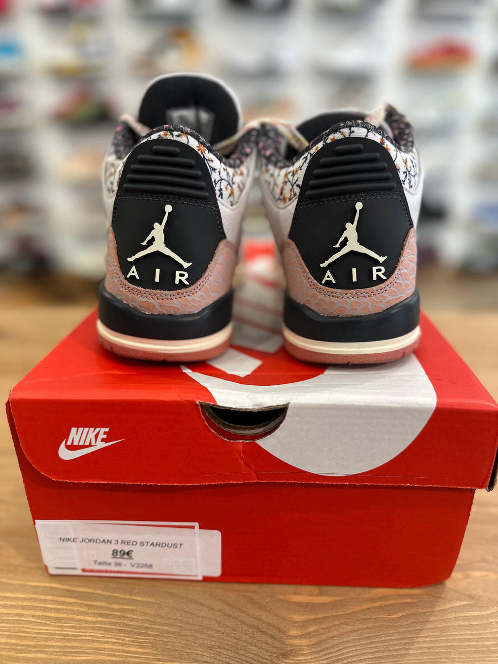 Nike Jordan 3 red Stardust ( taille 38 )