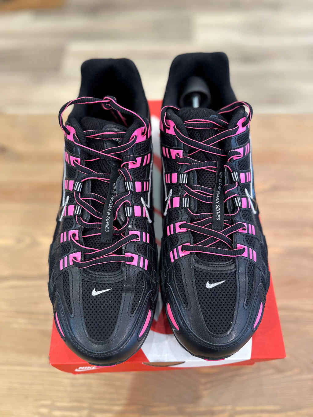 Nike p6000 black hyper pink ( taille 46 )