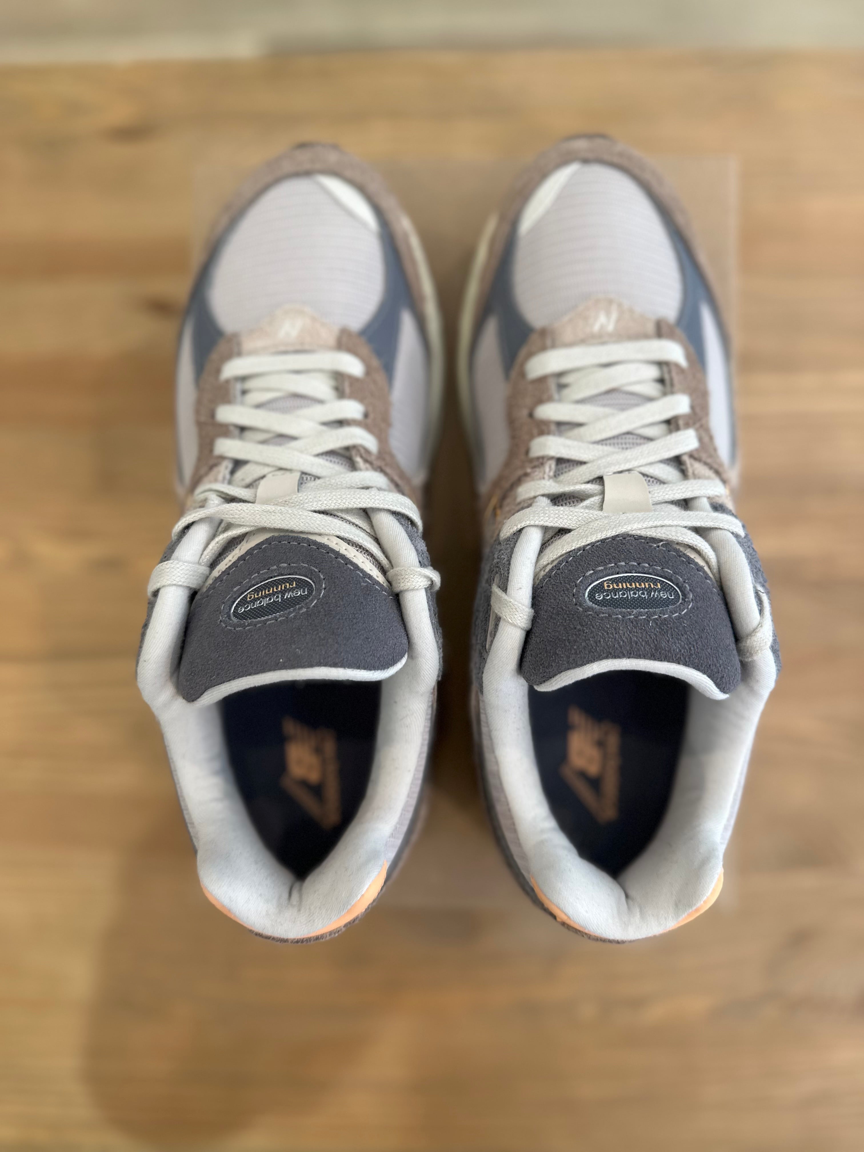 New balance 2002R mushroom hazy ( taille 41,5 )