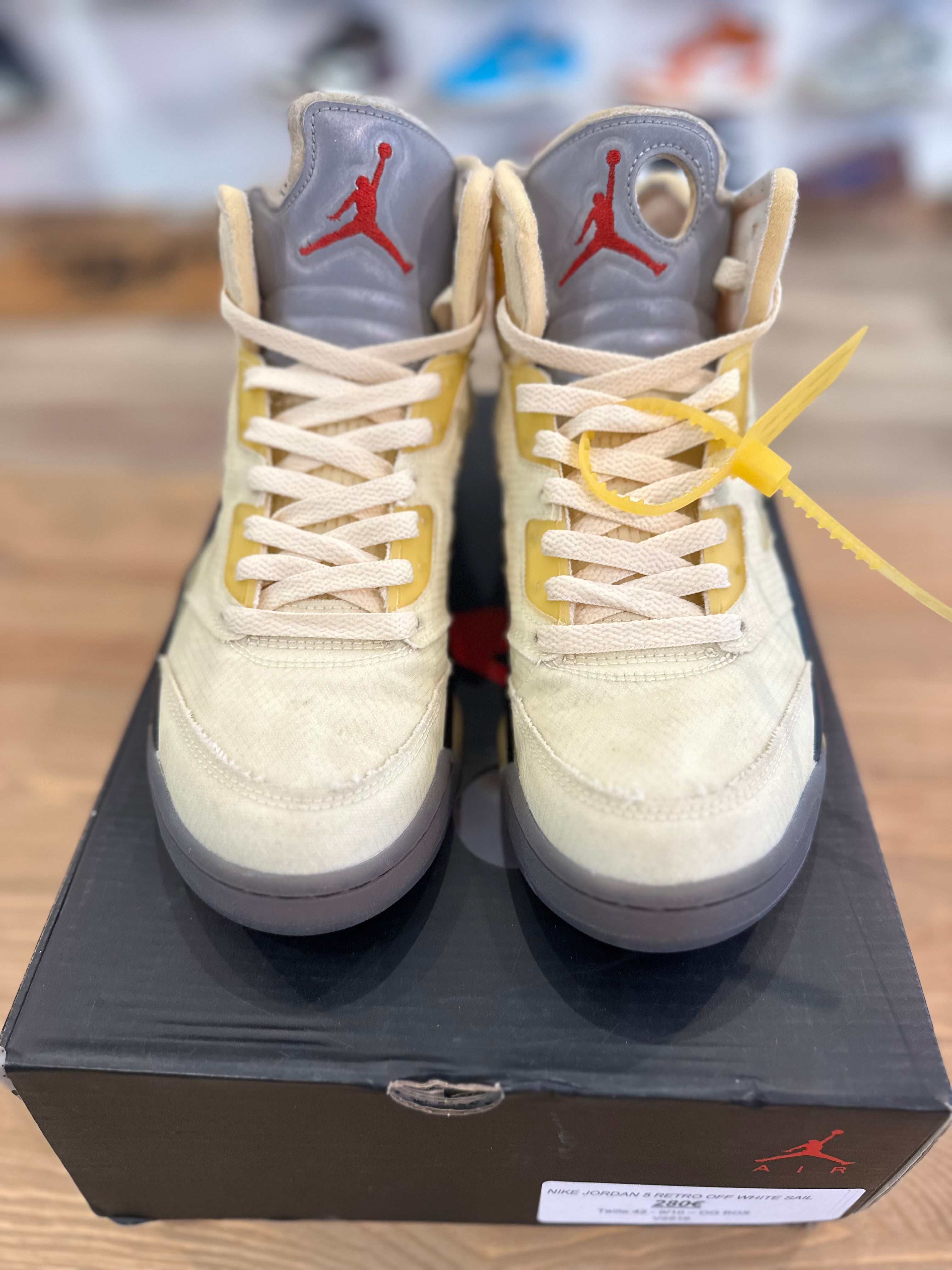 Nike Jordan 5 rétro off White sail ( taille 42 )