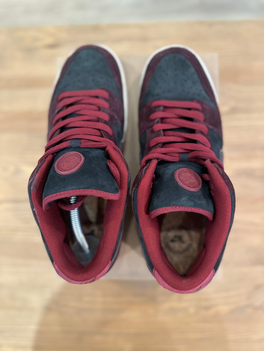 Nike sb dunk low riot skateshop ( taille 44,5 )