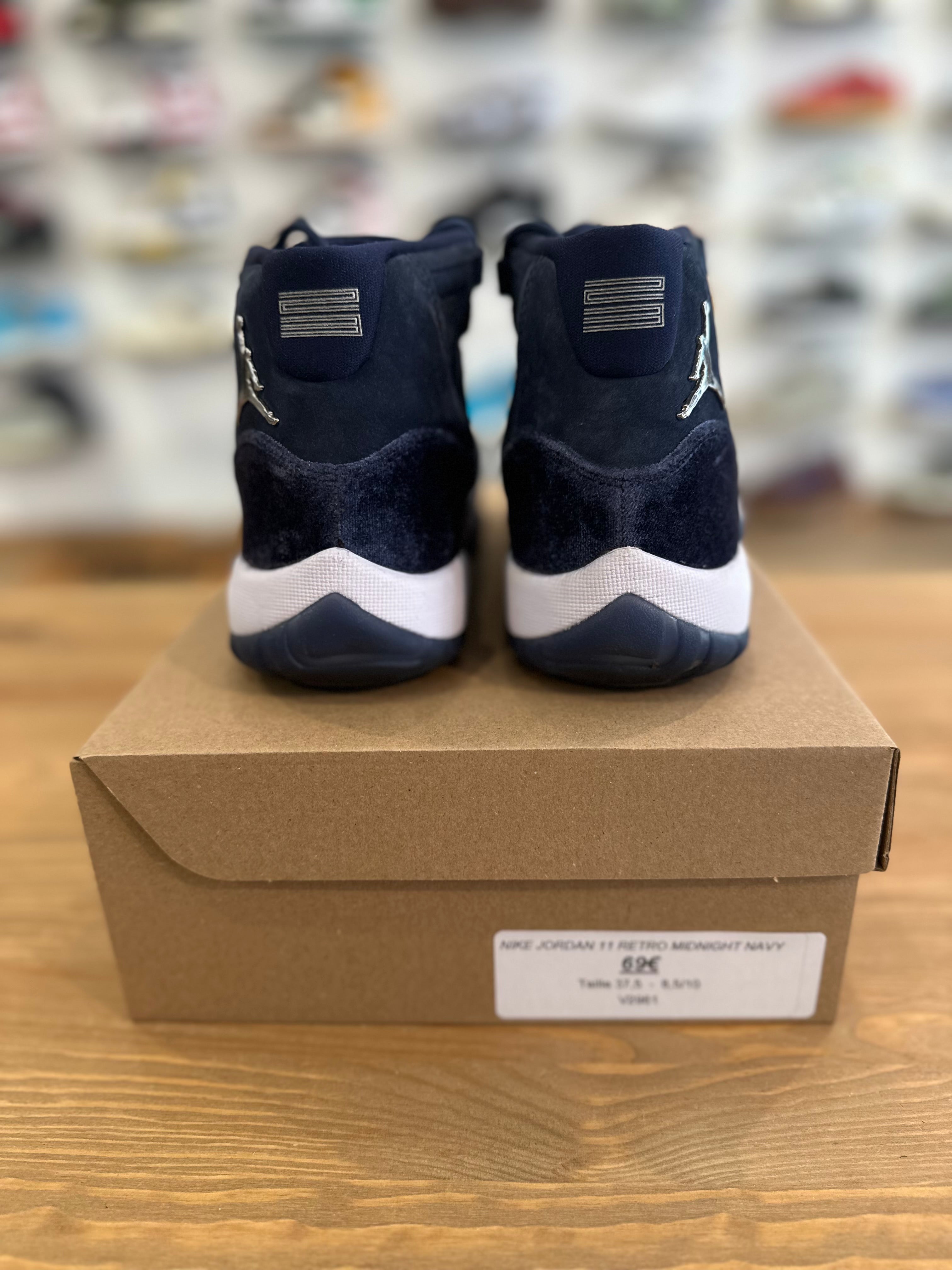 Nike Jordan 11 rétro midnight navy ( taille 37,5 )
