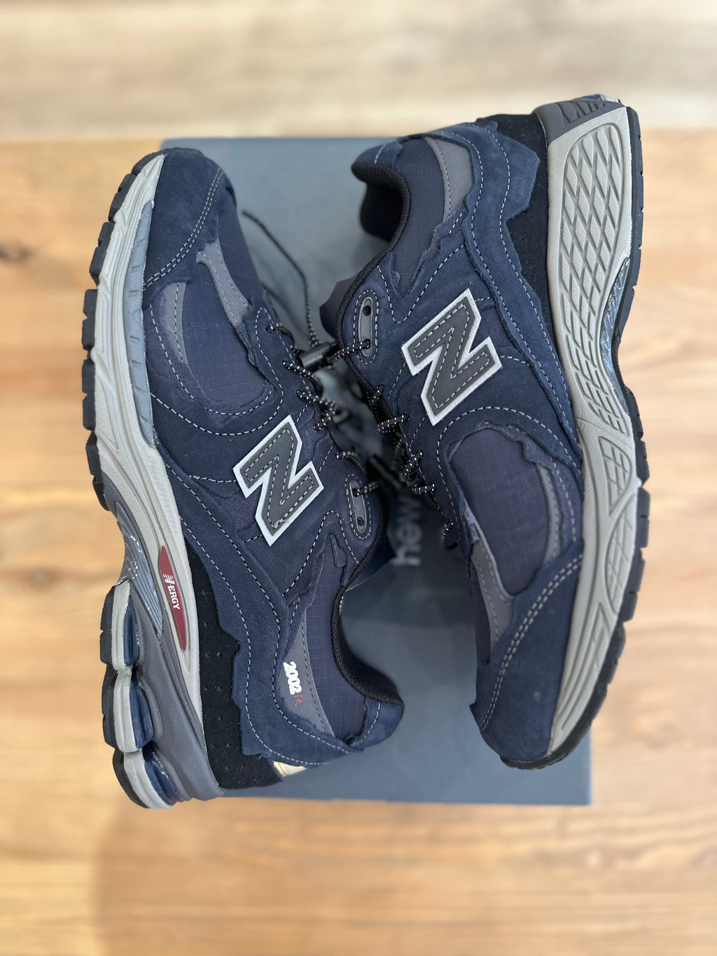 New balance 2002R protection pack éclipse ( taille 42 )