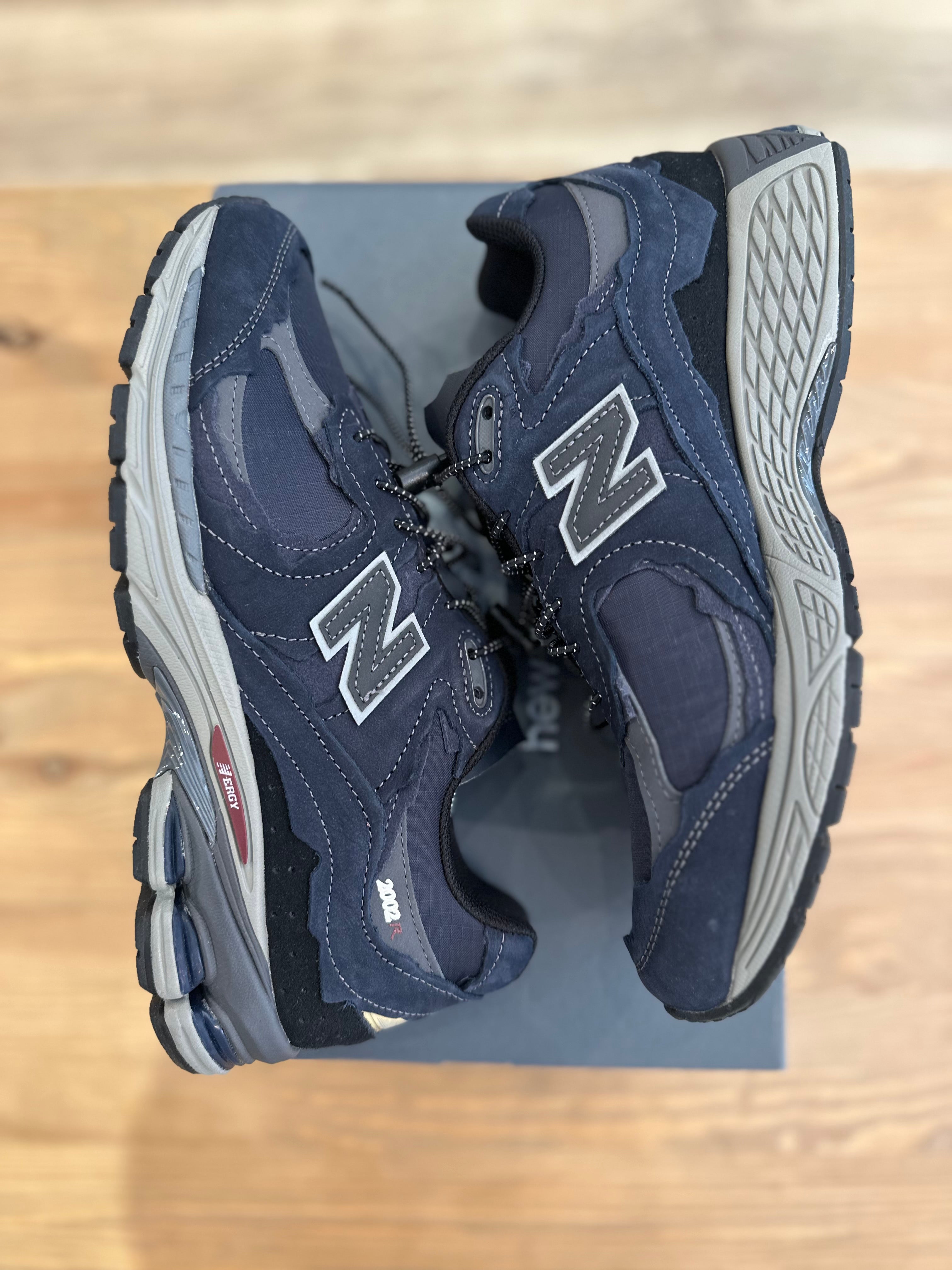New balance 2002R protection pack éclipse ( taille 42 )