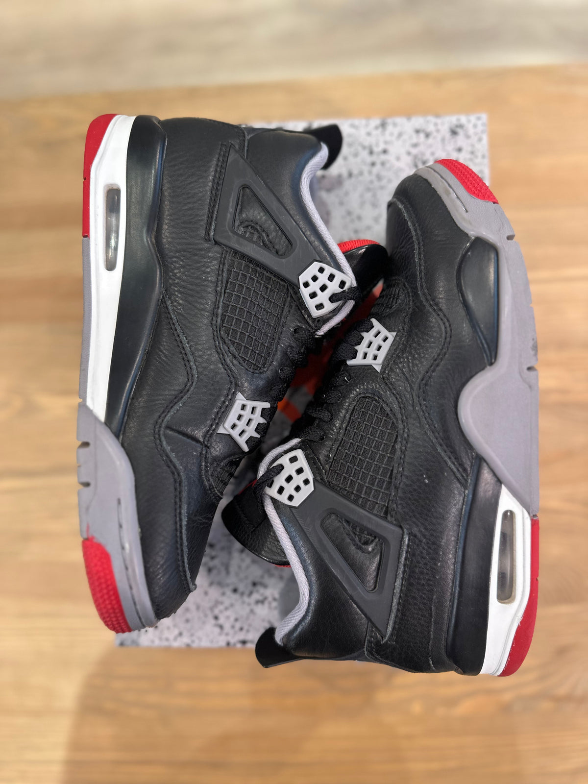 Nike Jordan 4 rétro bred reimagined ( taille 39 )
