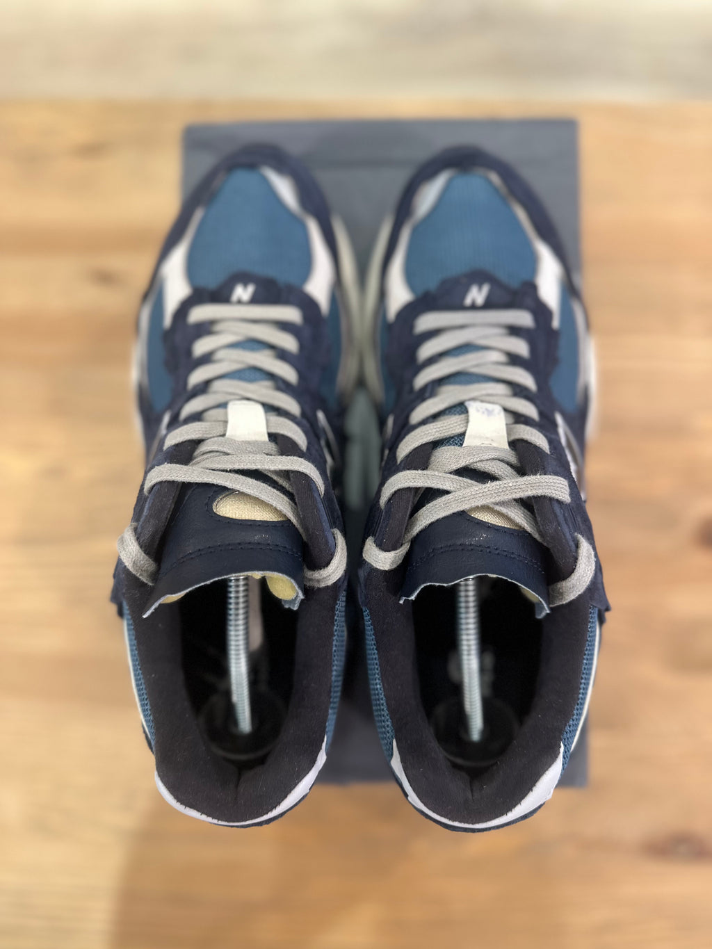 New balance 2002r protection pack dark navy ( taille 42,5 )