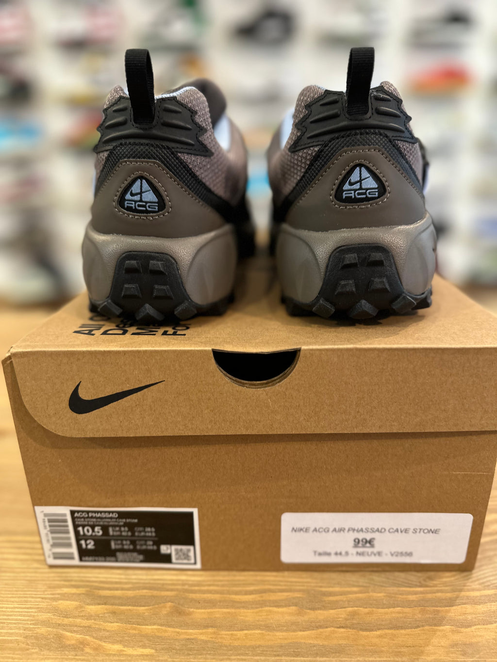 Nike acg air phassad cave stone ( taille 44,5 )