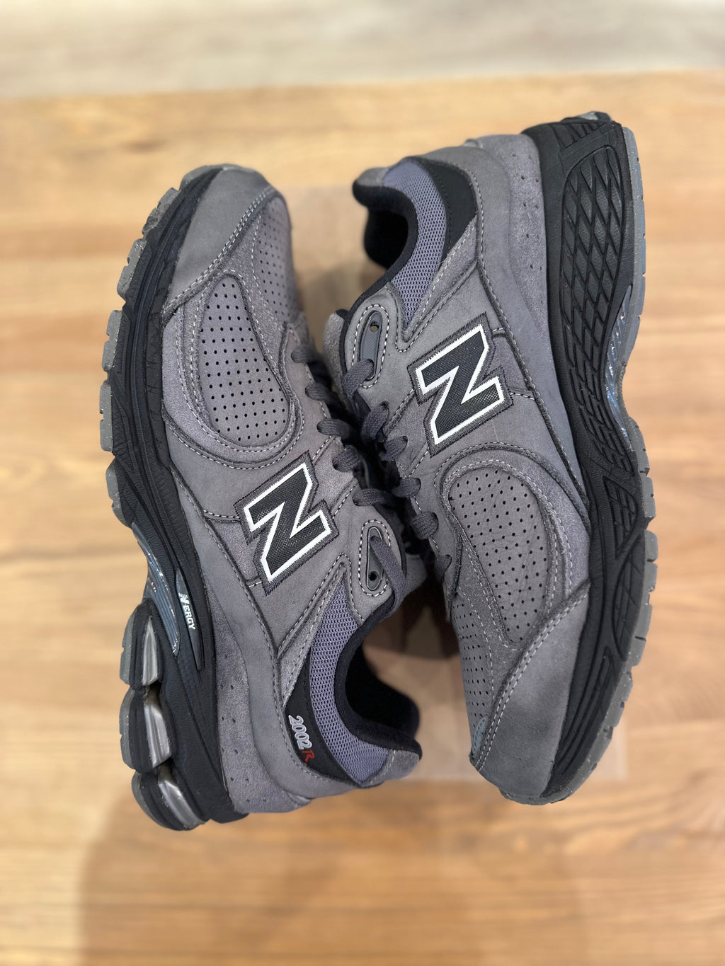 New balance 2002r CASTLEROCK black ( taille 43 )