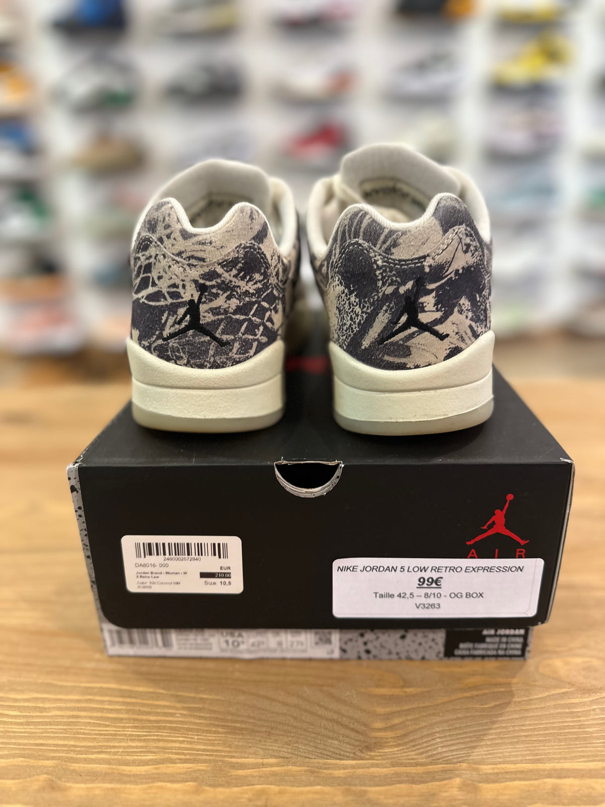Nike Jordan 5 low rétro expression ( taille 42,5 )