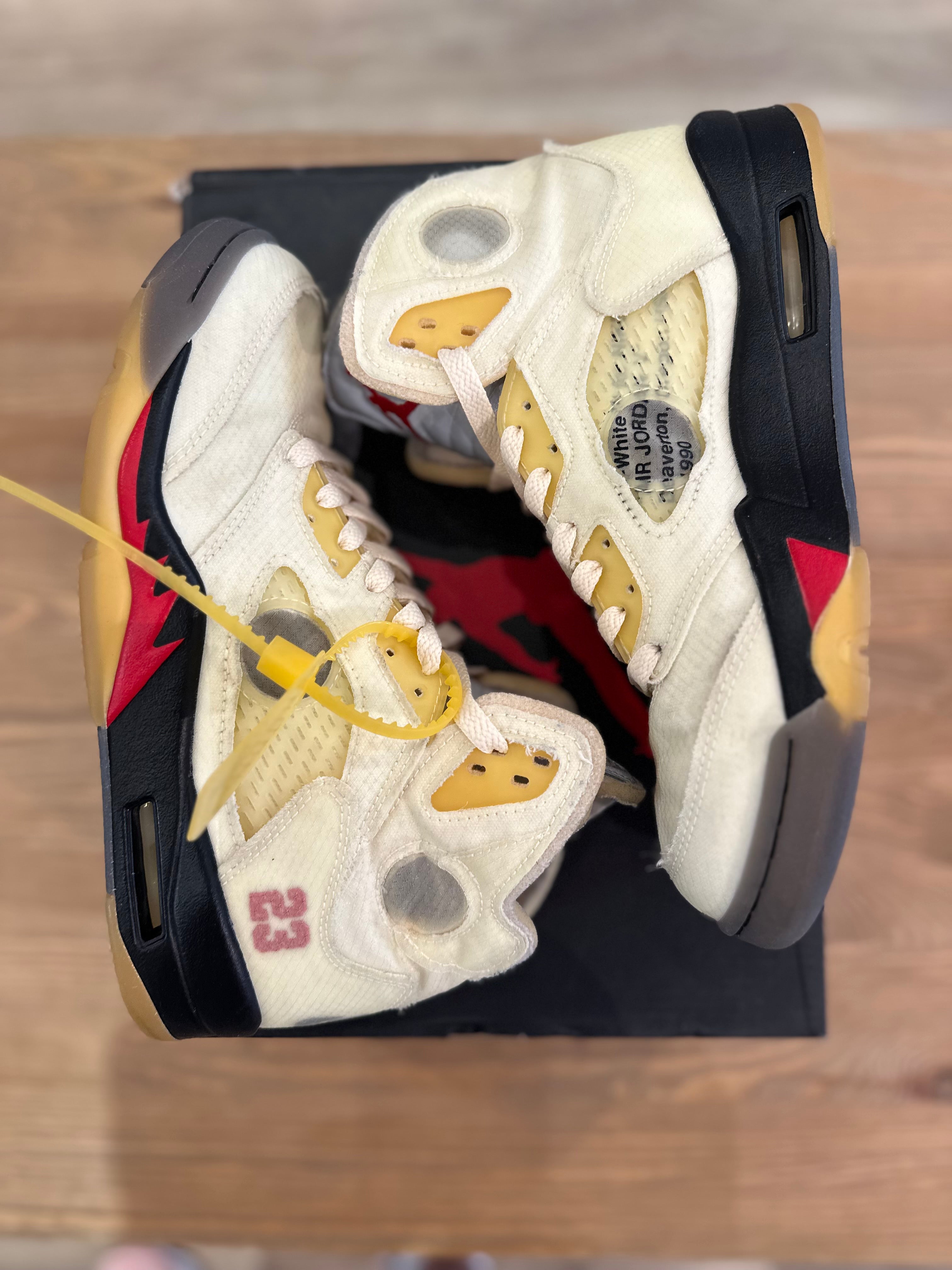 Nike Jordan 5 rétro off White sail ( taille 42 )