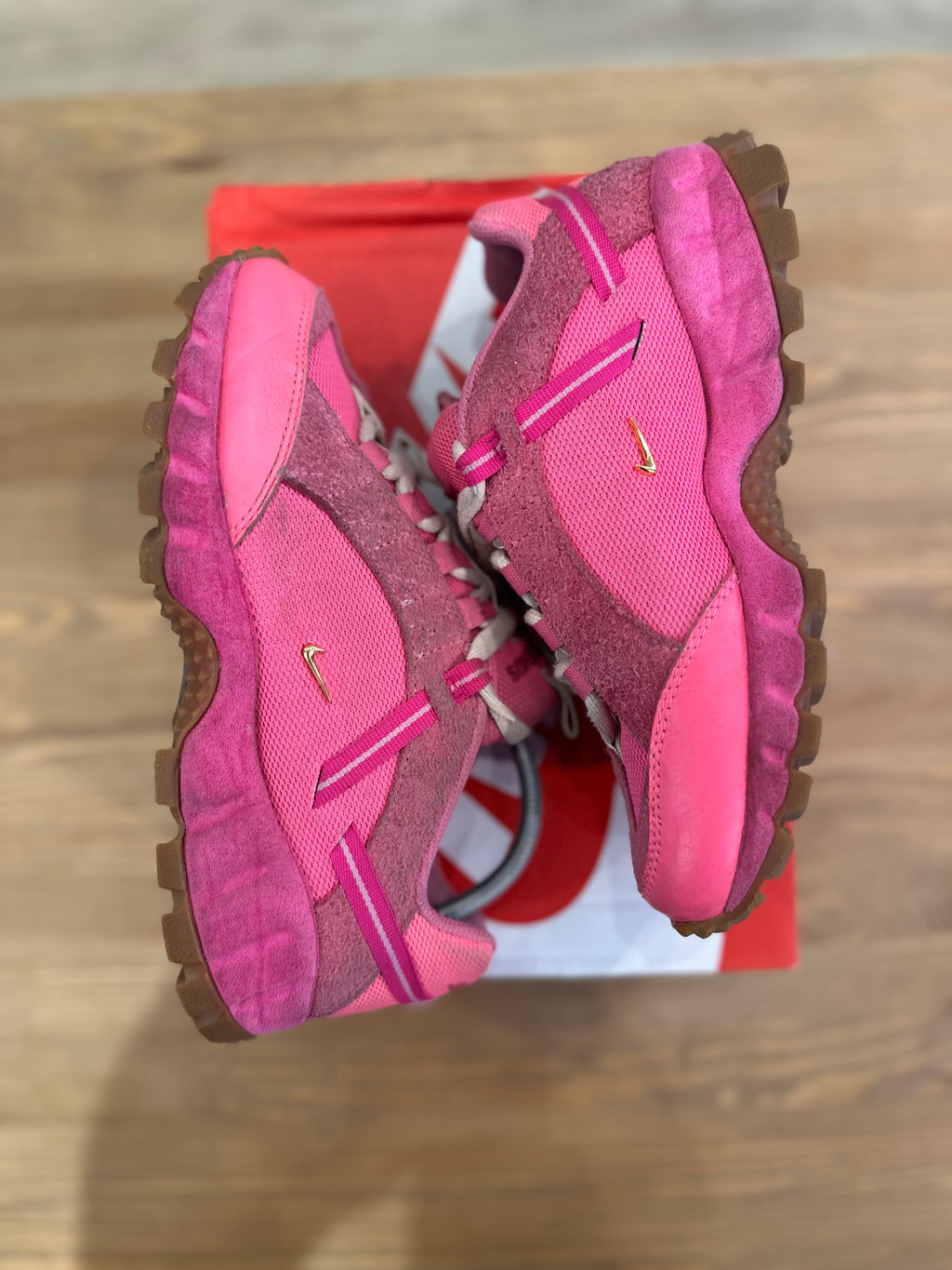 Nike air humara jacquemus pink ( taille 36,5 )