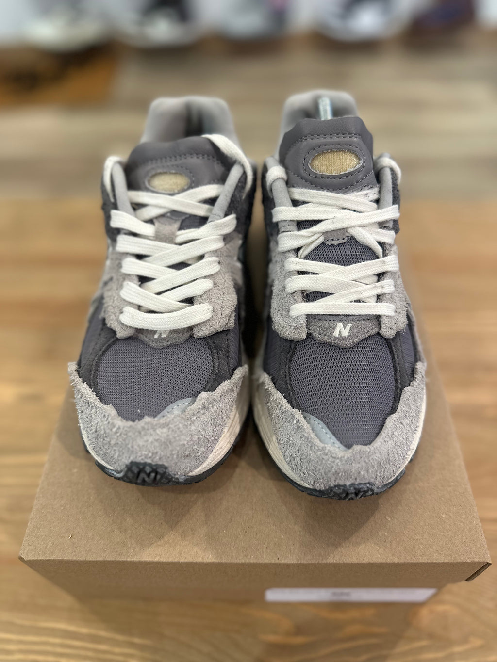 New balance 2002r protection pack rain cloud ( taille 37 )