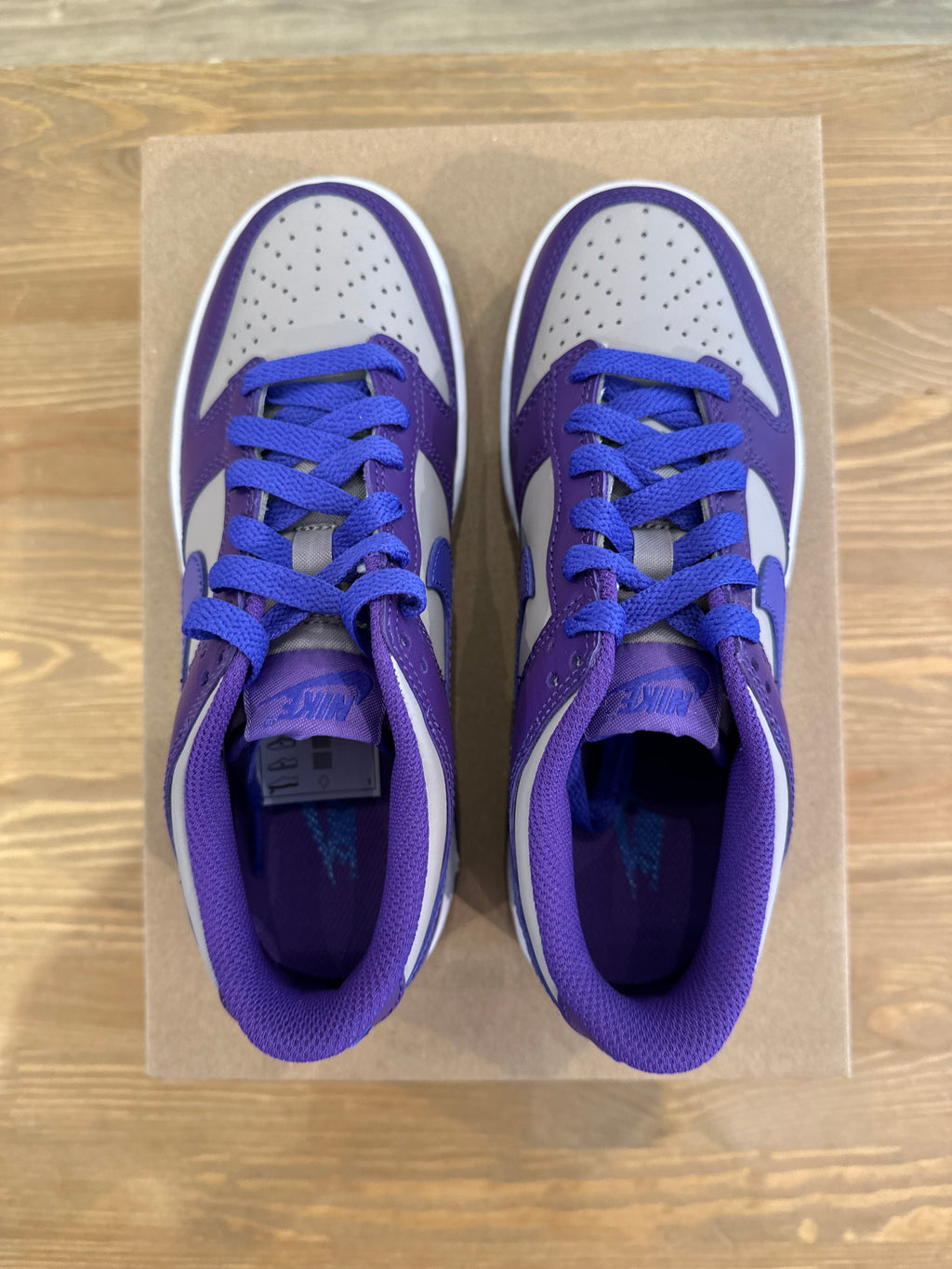 Nike dunk low Wild grape ( taille 36,5 )