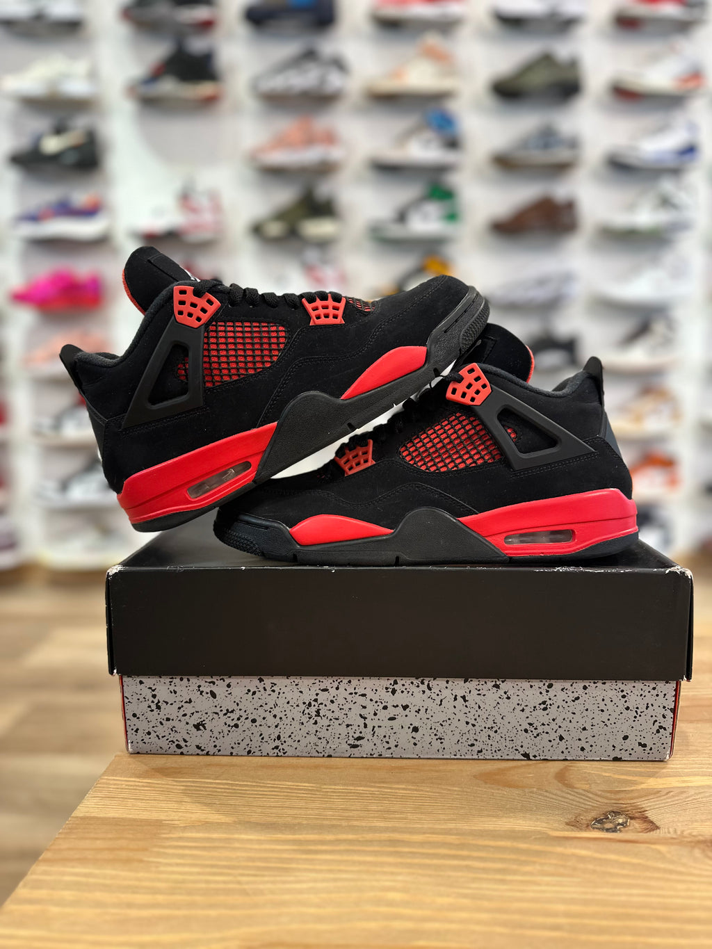 Nike Jordan 4 rétro red thunder ( taille 43 )