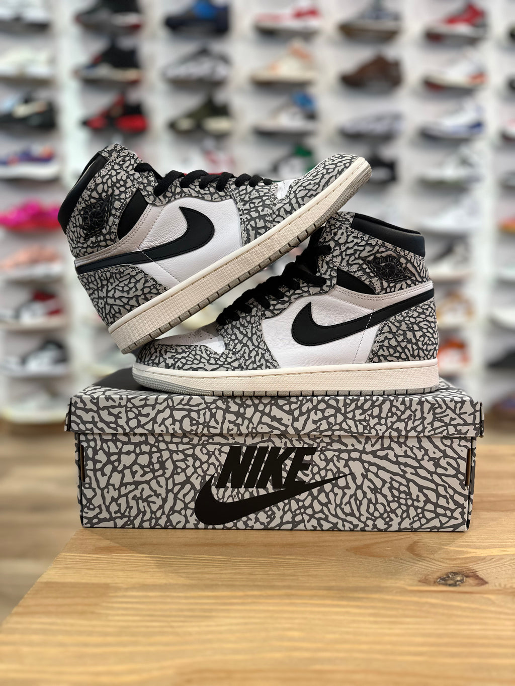 Nike Jordan 1 high White cément ( taille 42,5 )