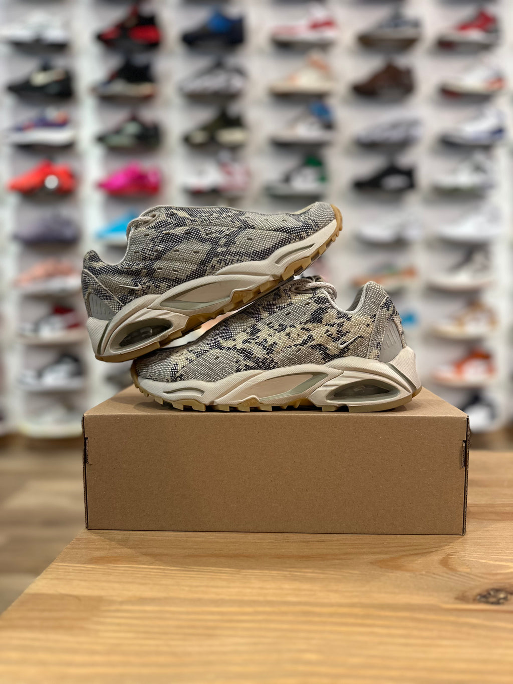 Nike nocta hot step snakeskin ( taille 37,5 )