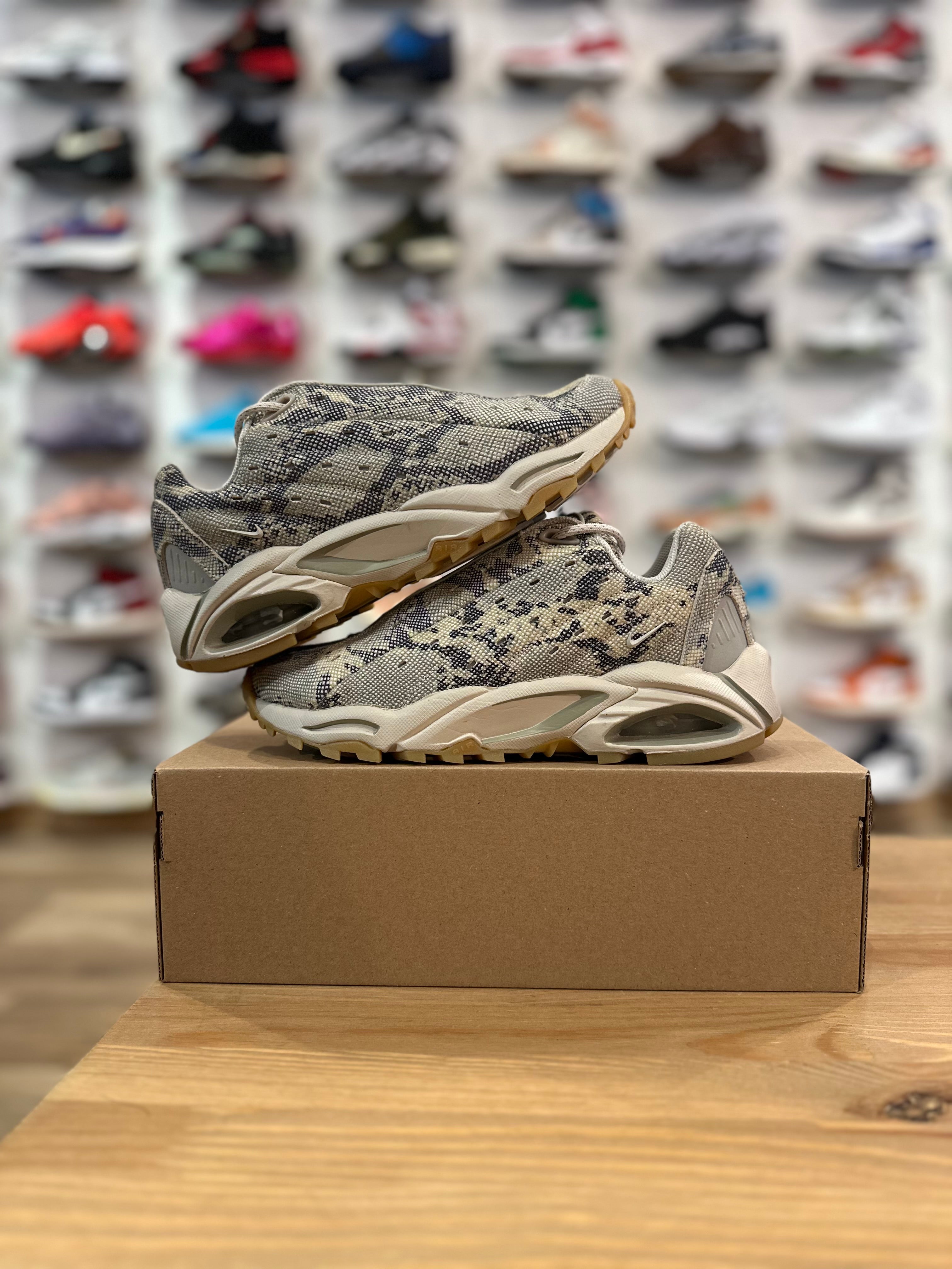 Nike nocta hot step snakeskin ( taille 37,5 )