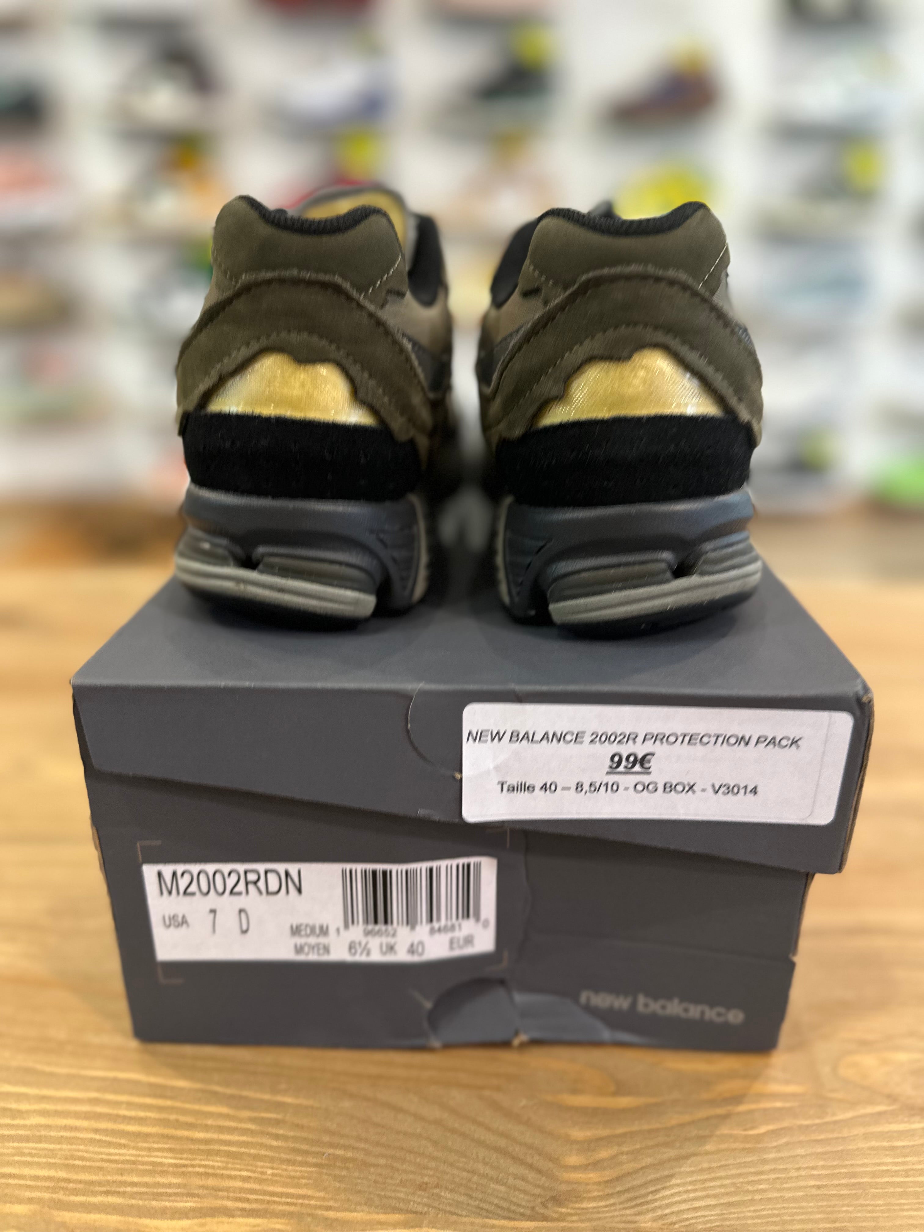 New balance 2002r protection pack dark moss ( taille 40 )