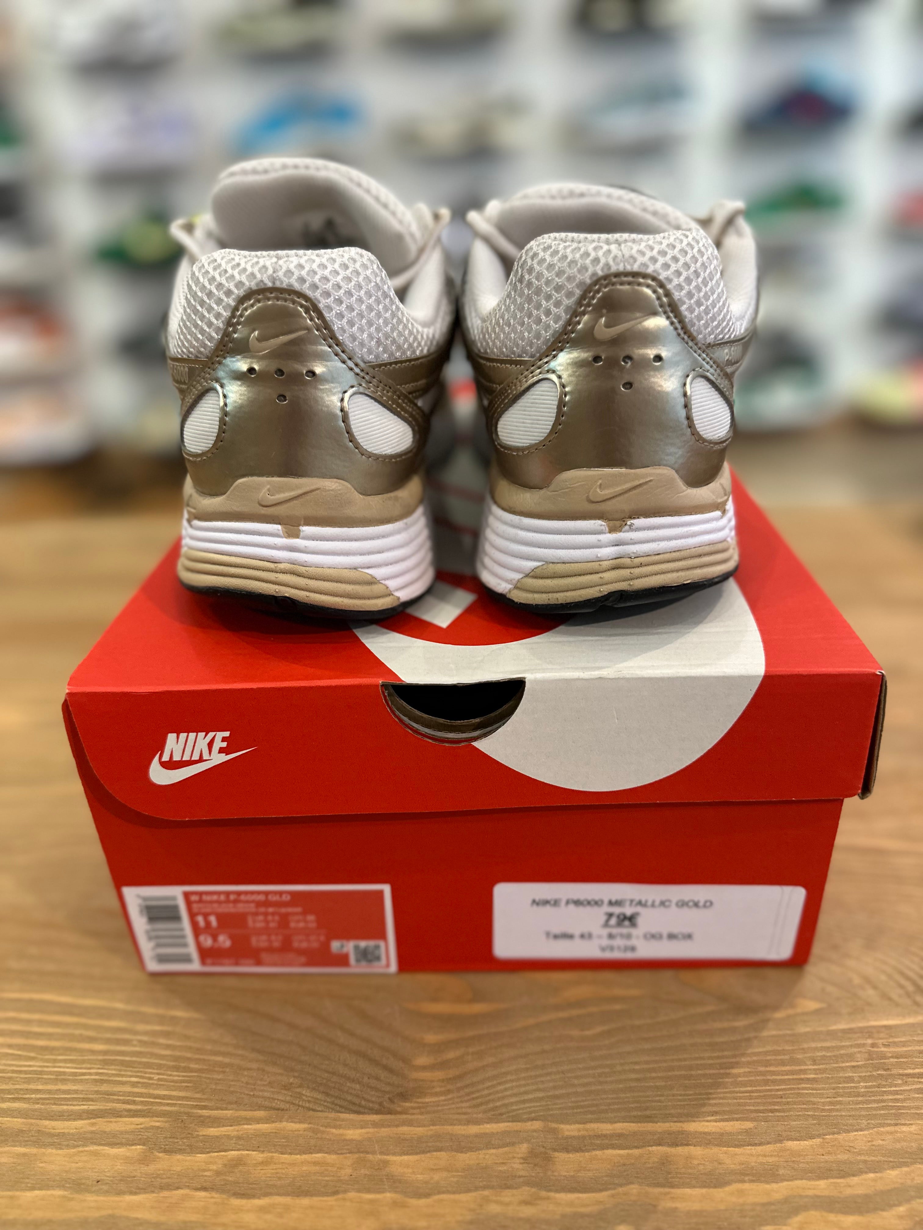 Nike p6000 metallic gold ( taille 43 )