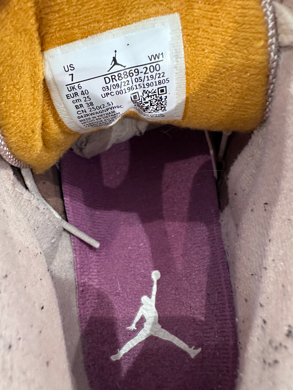 Nike Jordan 3 rétro winterized ( taille 40 )