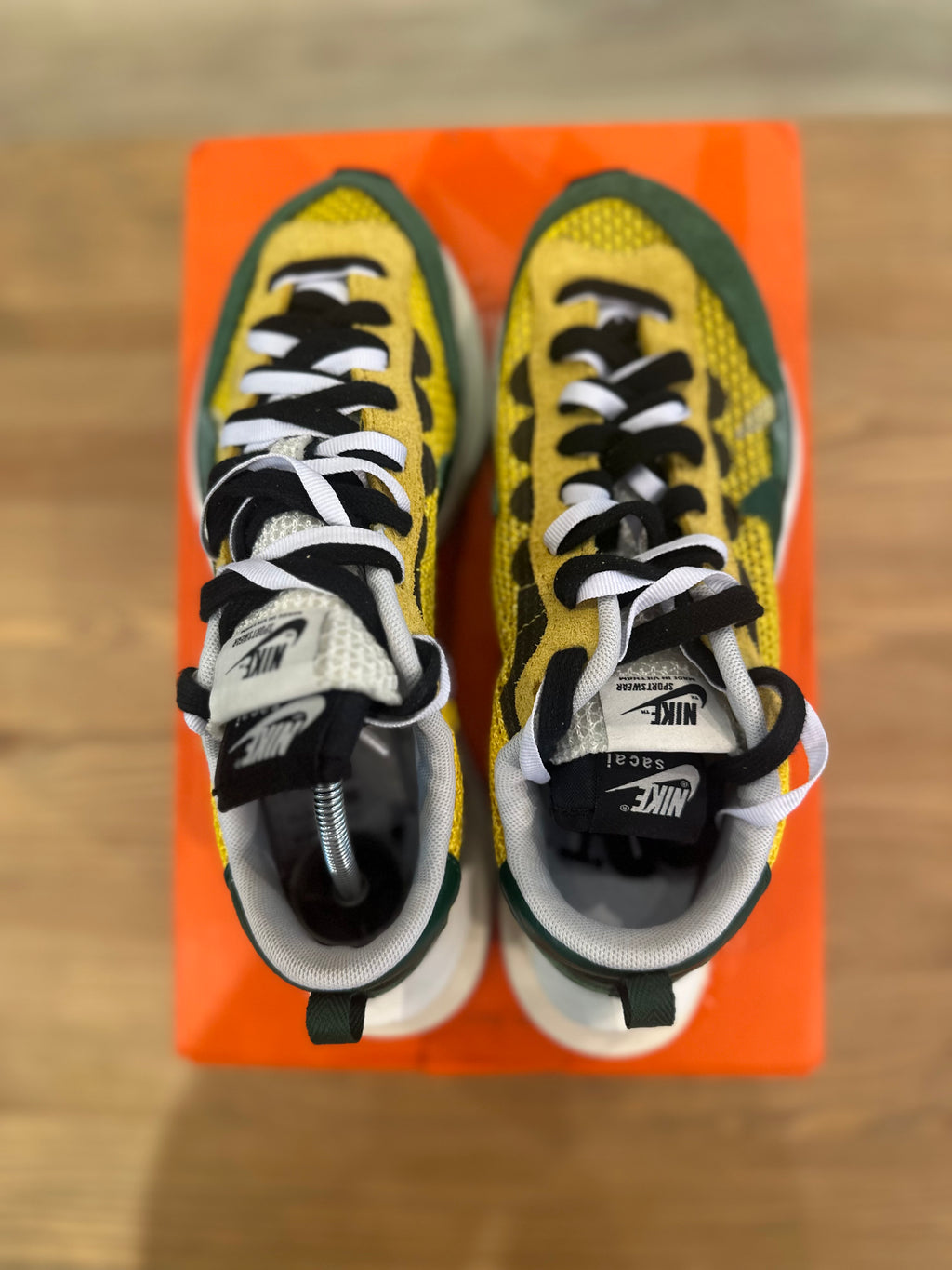 Nike vaporwaffle sacai tour yellow ( taille 39 )