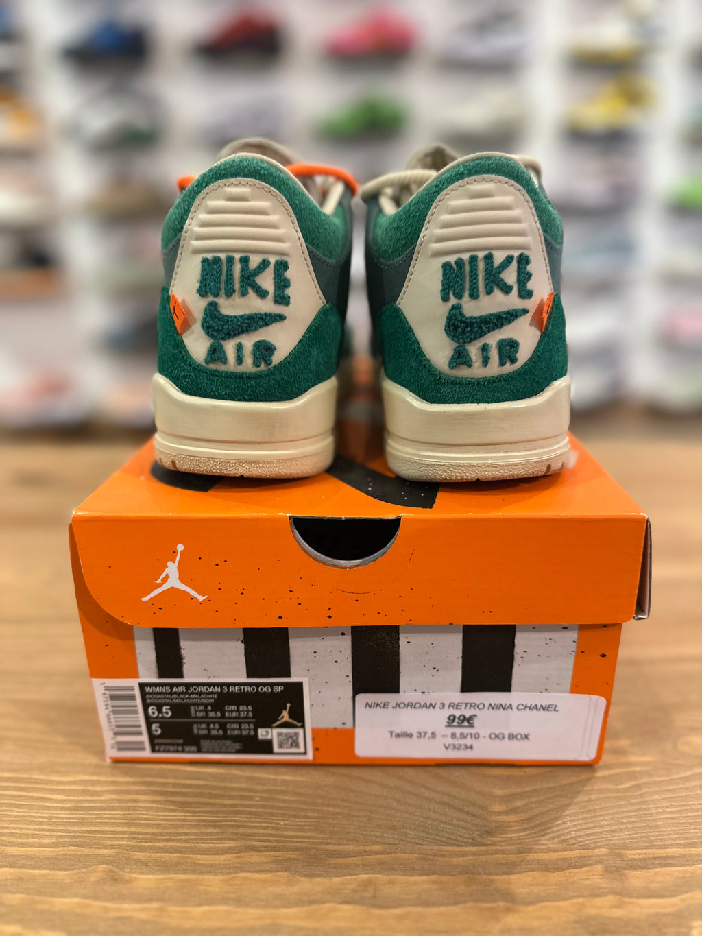 Nike Jordan 3 rétro Nina Chanel ( taille 37,5 )