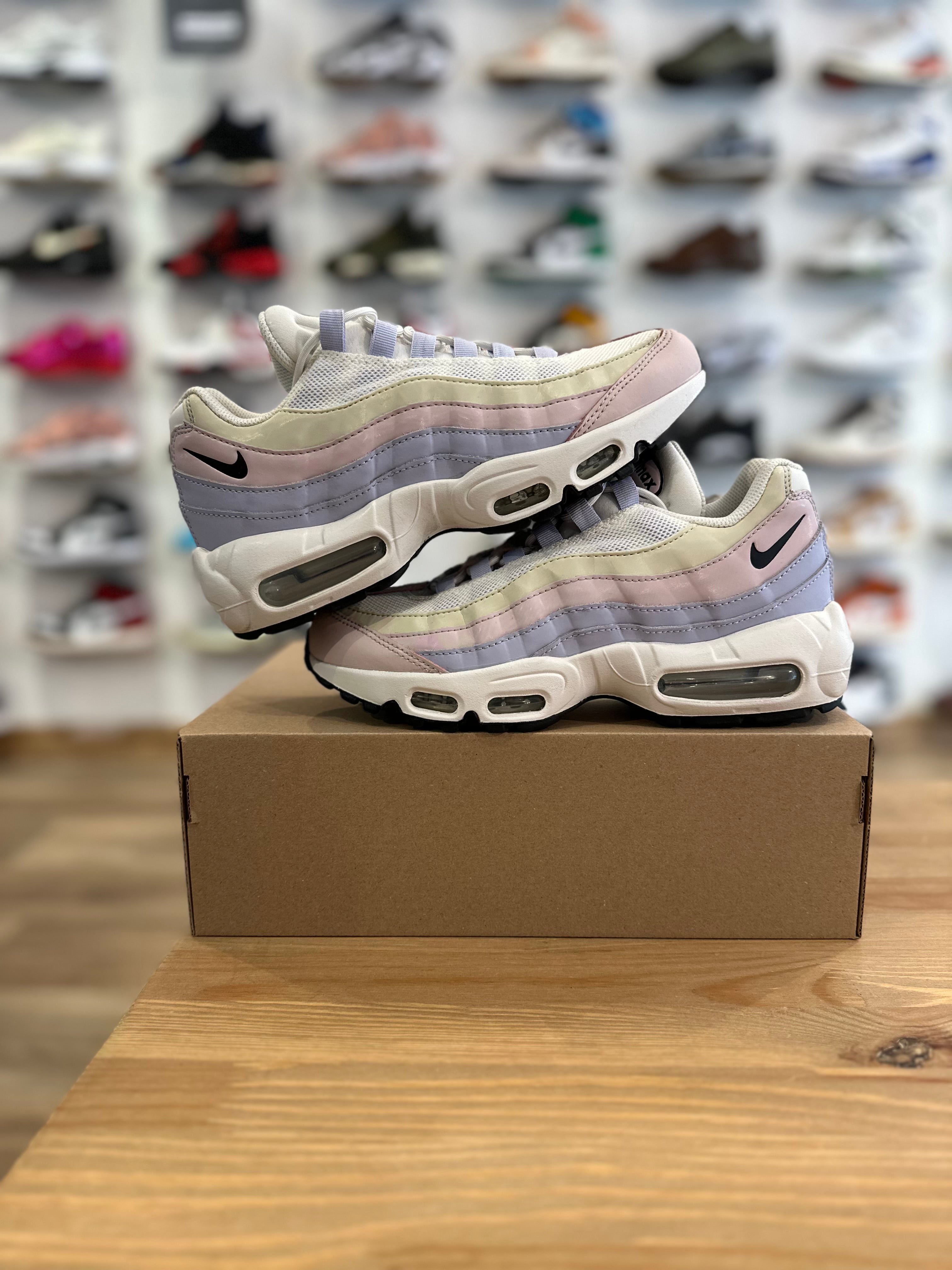 Nike air Max 95 ghost pastel ( taille 38,5 )