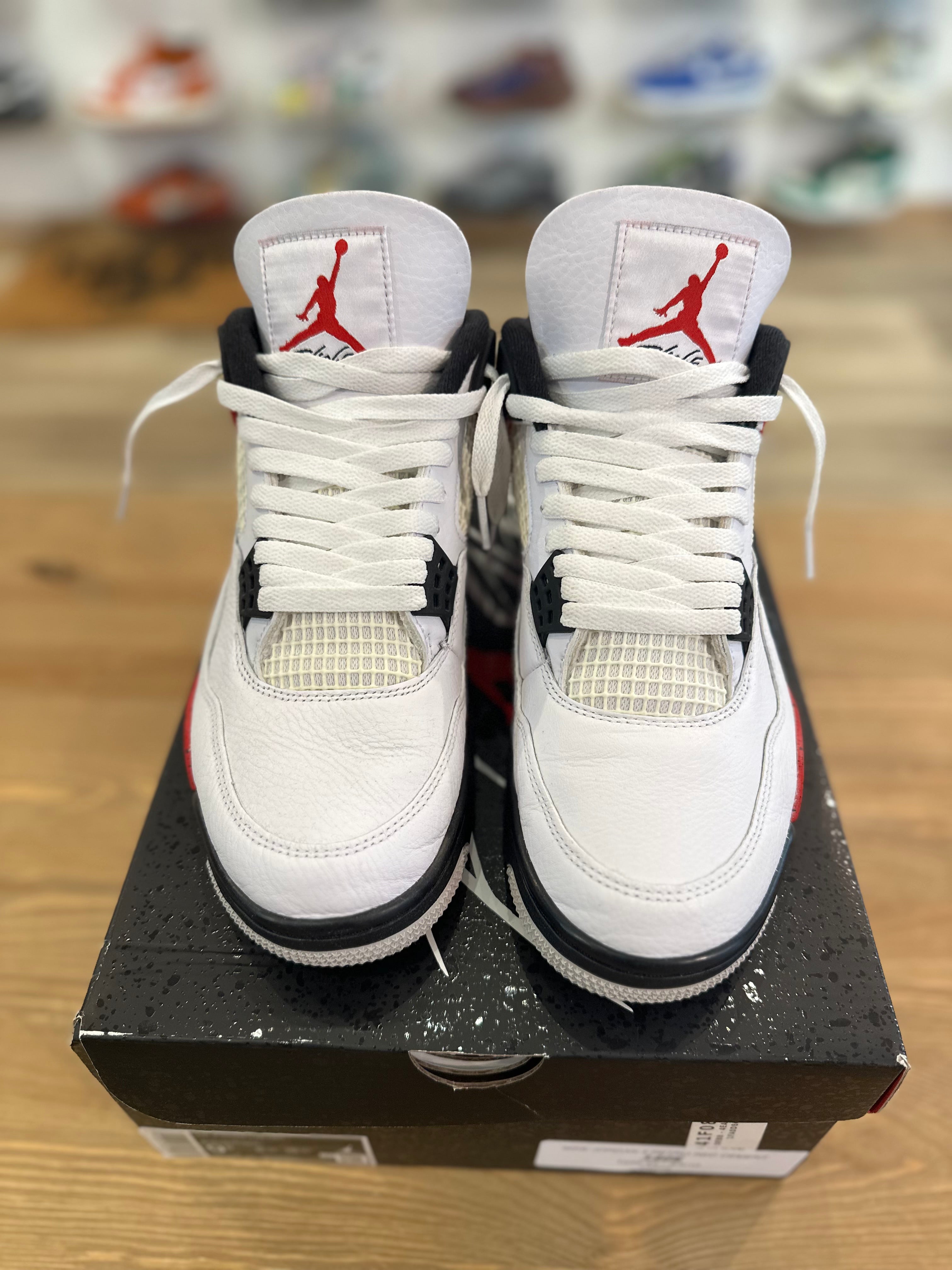 Nike Jordan 4 rétro red cément ( taille 43 )