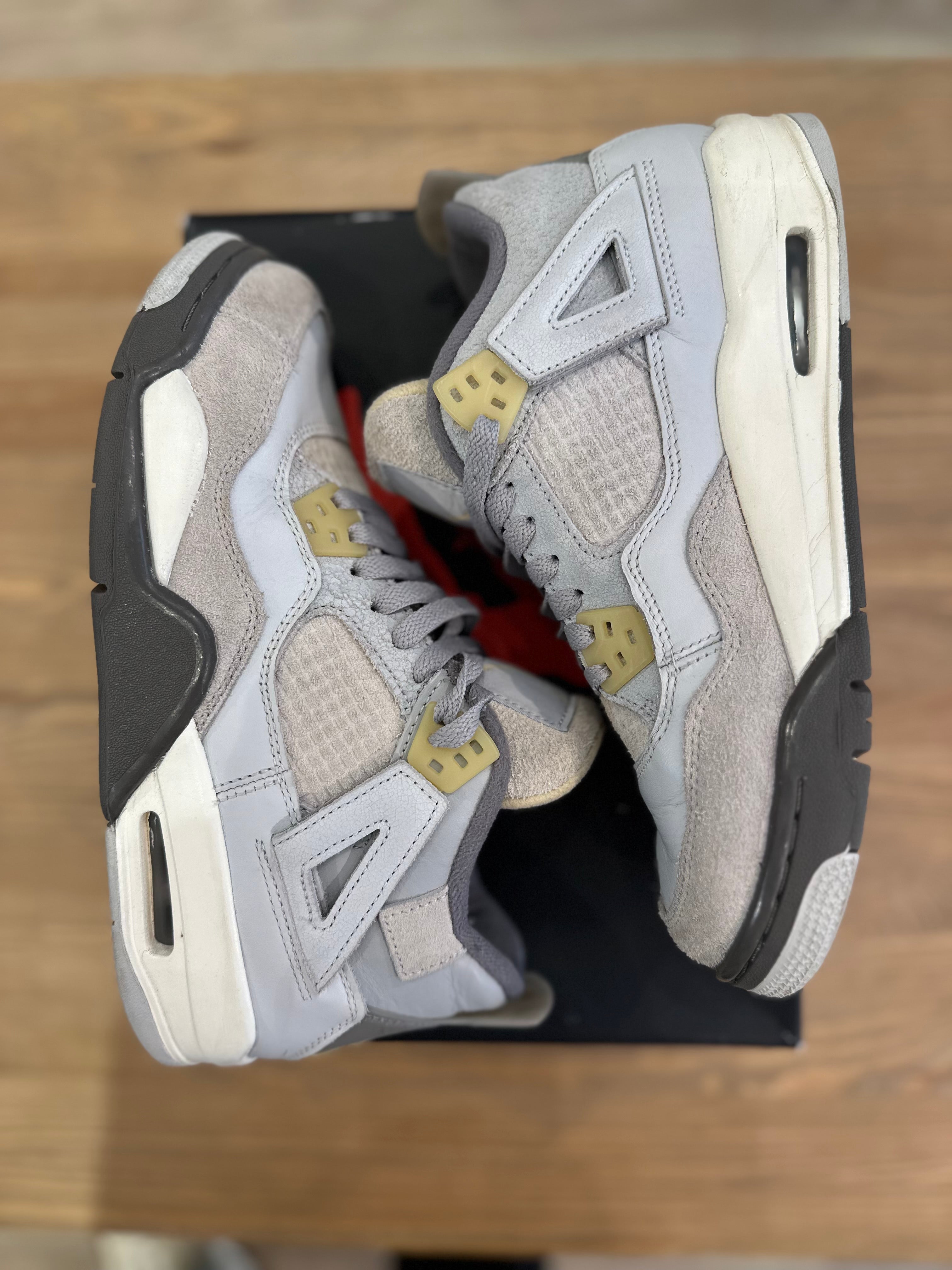 Nike Jordan 4 rétro photon dust ( taille 40 )