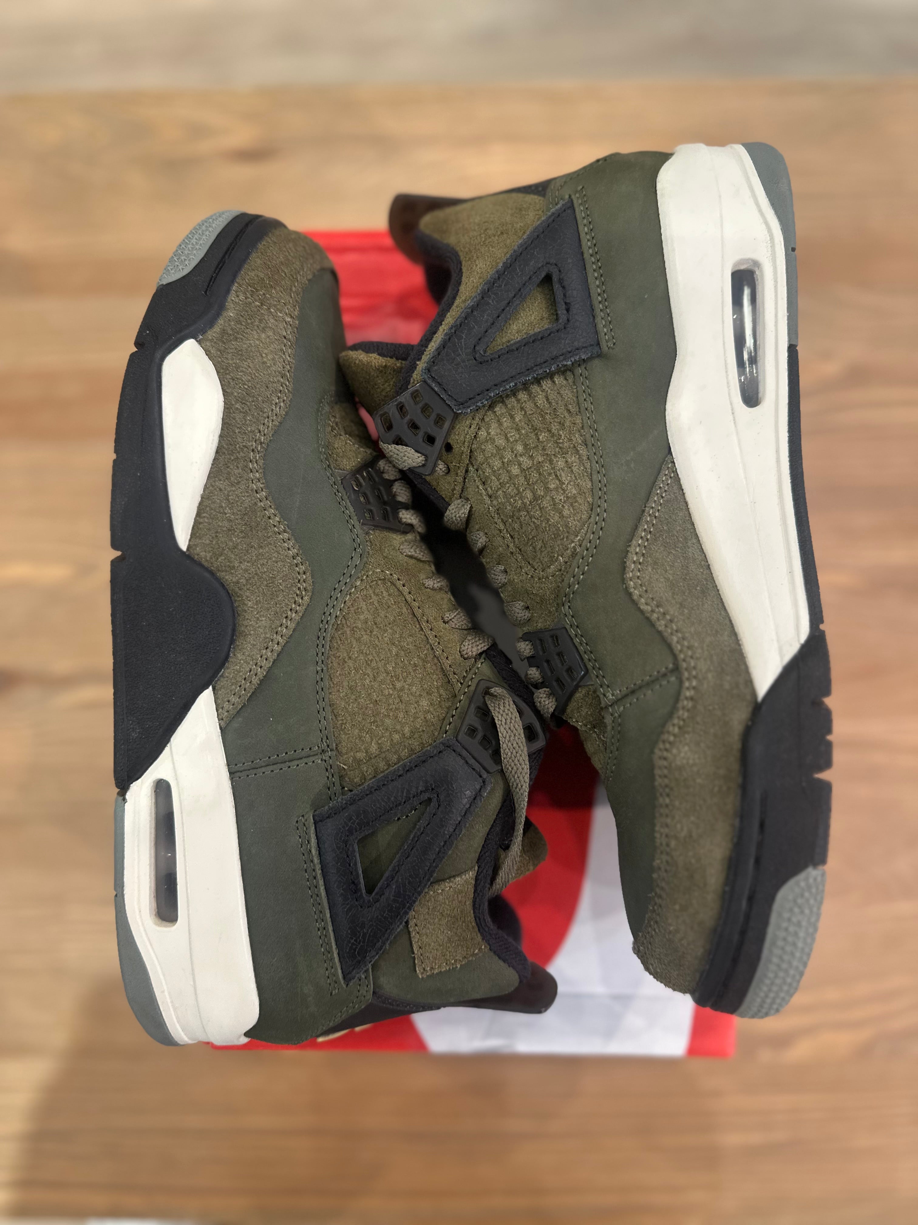 Nike Jordan 4 rétro craft olive ( taille 42,5 )